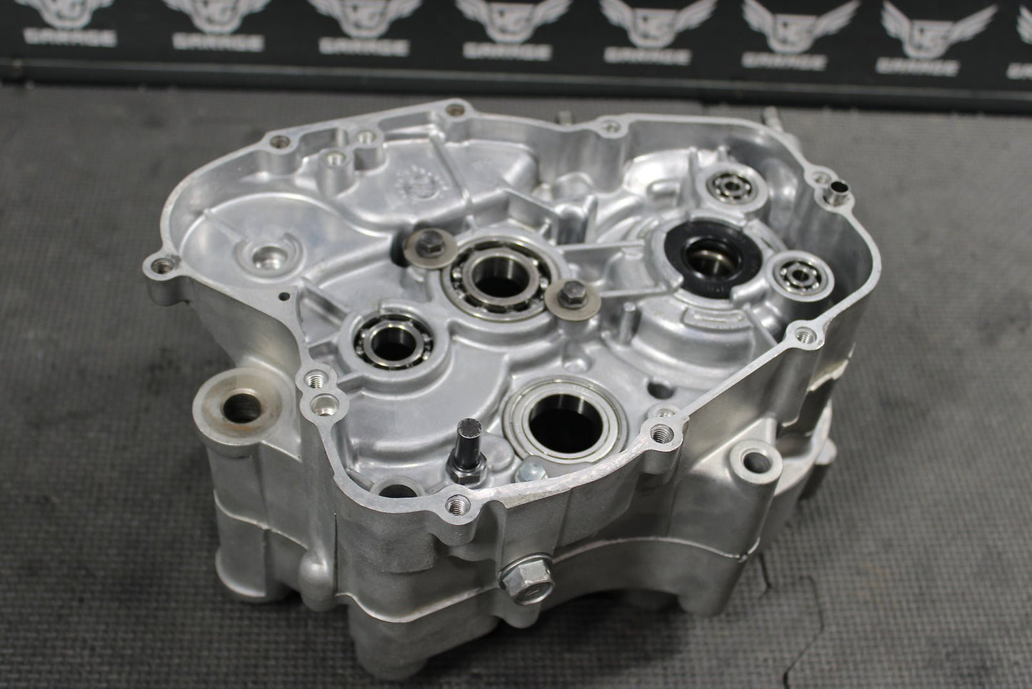 2019 KAWASAKI KX100 KX85 OEM LEFT RIGHT ENGINE CRANKCASE BLOCK ASSEMBLY - hggarage