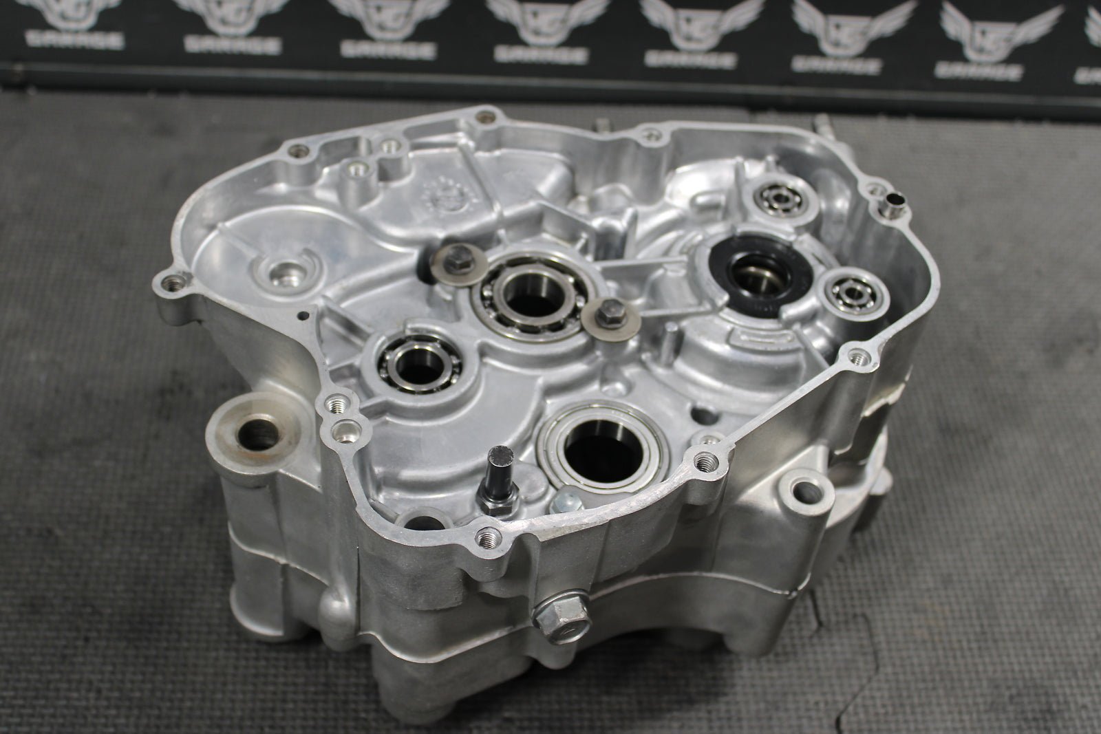2019 KAWASAKI KX100 KX85 OEM LEFT RIGHT ENGINE CRANKCASE BLOCK ASSEMBLY - hggarage