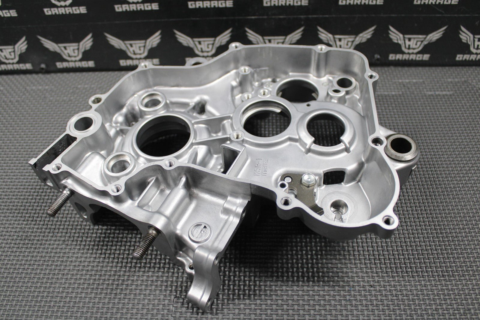 2005 05 - 07 HONDA CR125R OEM RIGHT ENGINE CRANKCASE CRANK CASE HALF 04921 - KSR - 730 - hggarage