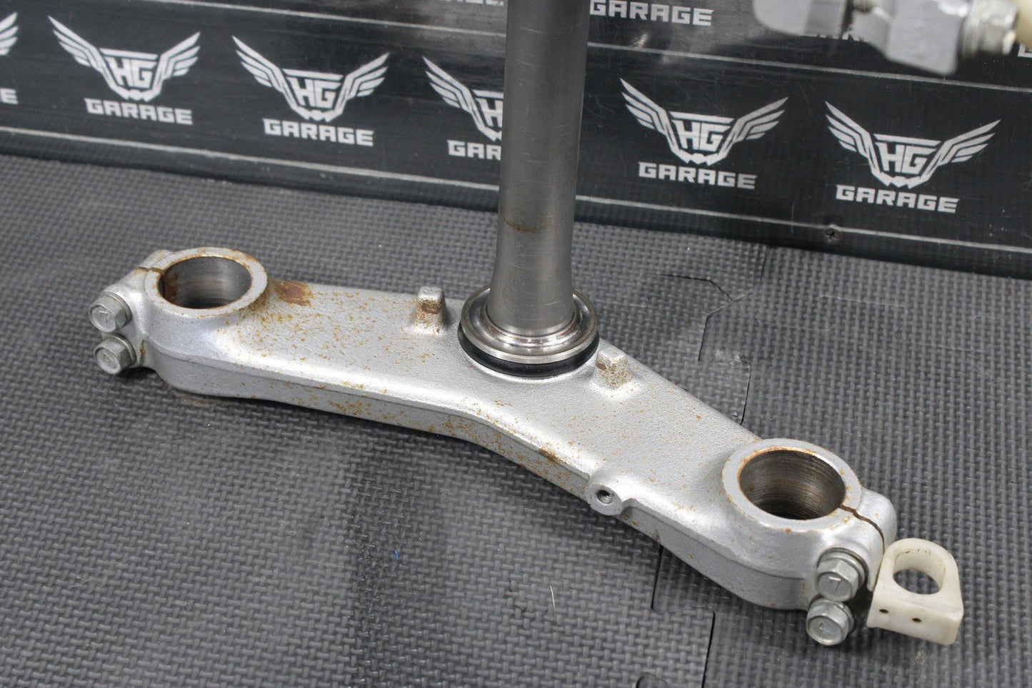 1987 YAMAHA TW200 OEM FRONT FORKS LOWER UPPER TRIPLE TREE STEM CLAMP ASSEMBLY - hggarage