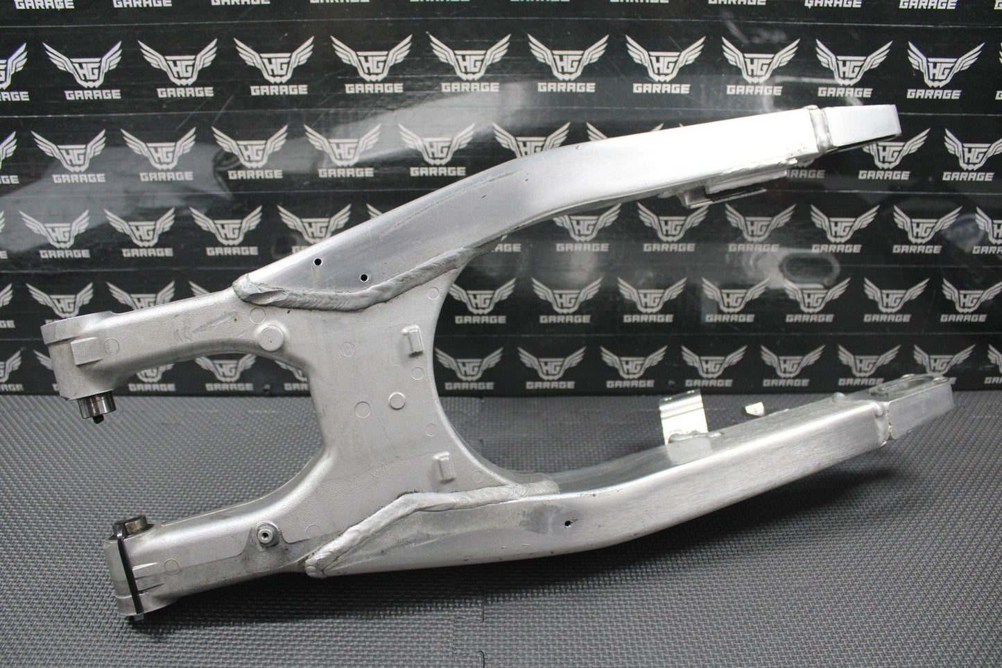 2005 05 - 07 HONDA CR125R OEM SWINGARM SWING ARM SUSPENSION 52200 - KSR - 710 - hggarage