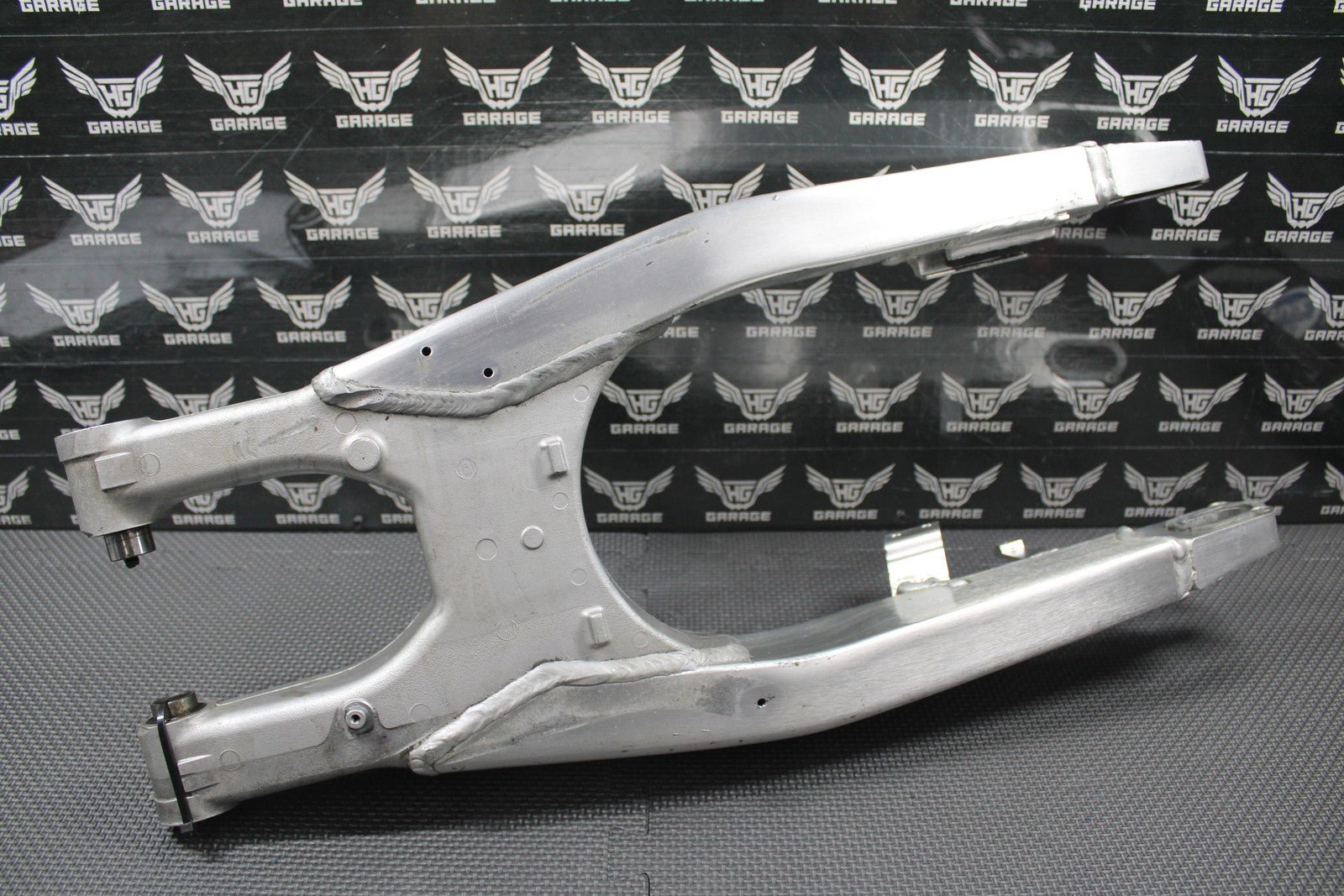 2005 05 - 07 HONDA CR125R OEM SWINGARM SWING ARM SUSPENSION 52200 - KSR - 710 - hggarage