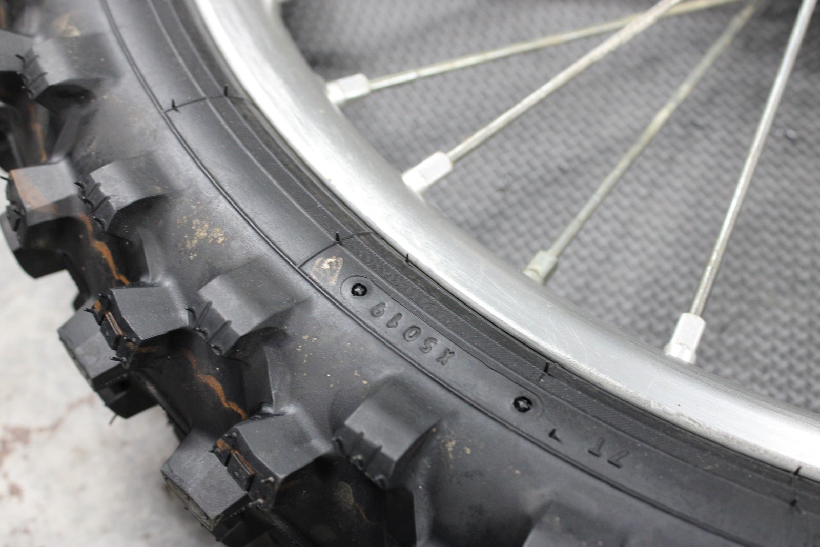 2000 KAWASAKI KX125 OEM D.I.D FRONT WHEEL RIM HUB 41090 - 1128 NICE! - hggarage