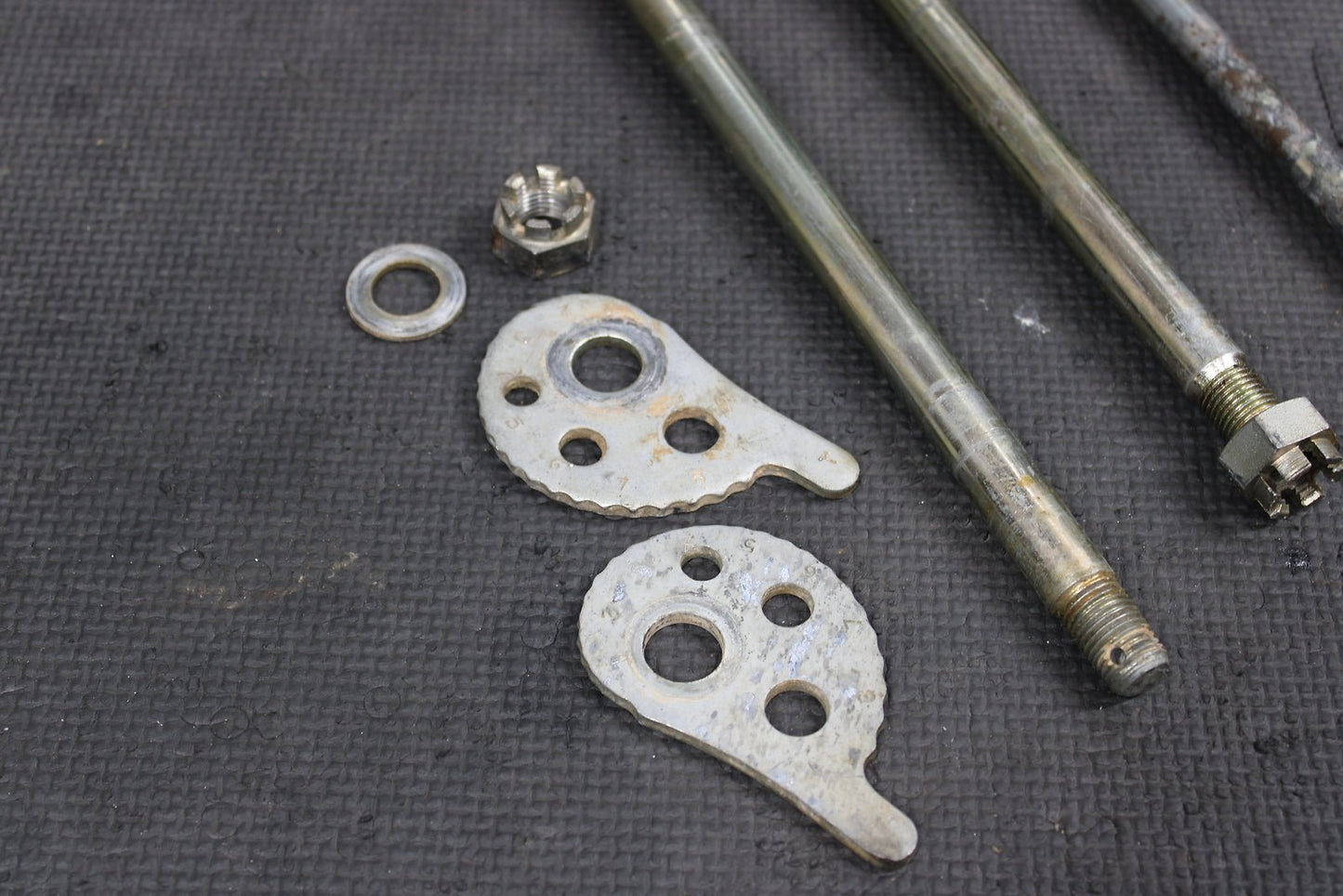 1991 YAMAHA RT180 OEM 90 - 93 FRONT REAR AXLE BACK WHEEL RIM SWINGARM PIVOT BOLT A - hggarage