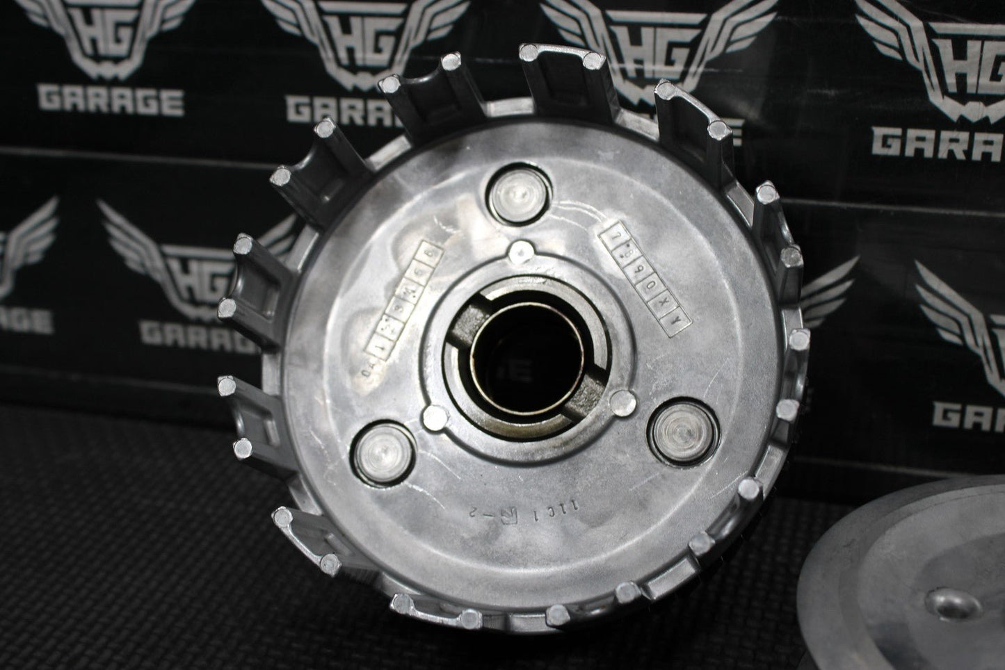 2005 SUZUKI DR200SE OEM COMPLETE CLUTCH W PLATES BASKET HUB 21200 - 42A50 NICE! - hggarage