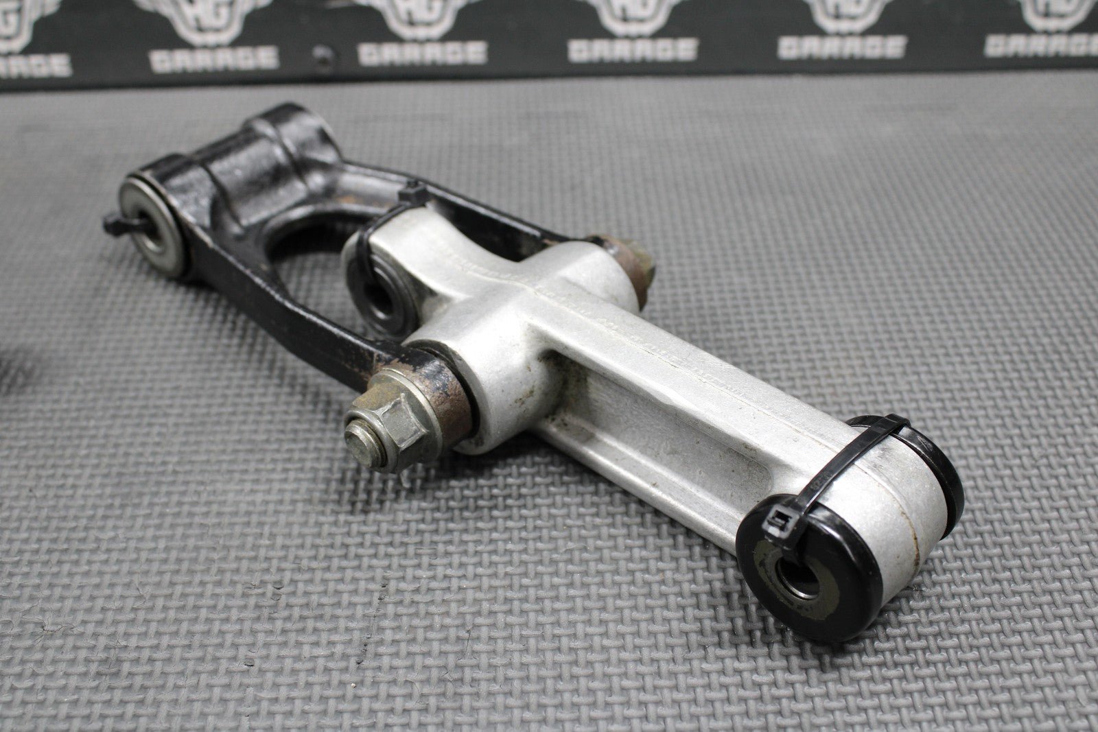 2005 2006 SUZUKI RM85 OEM REAR SHOCK SWINGARM LINKAGE ARM LEVER ROD 62600 - 03890 - hggarage