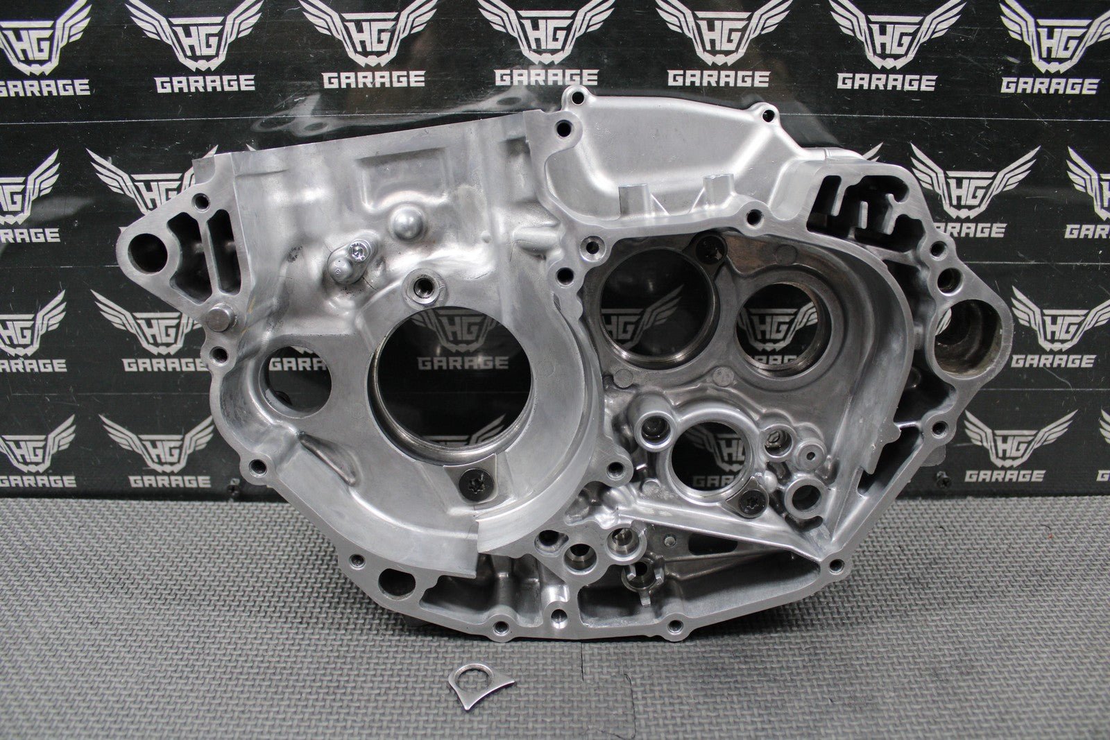 2022 KAWASAKI 19 - 22 KX450 KX450SR OEM RIGHT CRANKCASE CRANK CASE 14101 - 0018 GOOD - hggarage