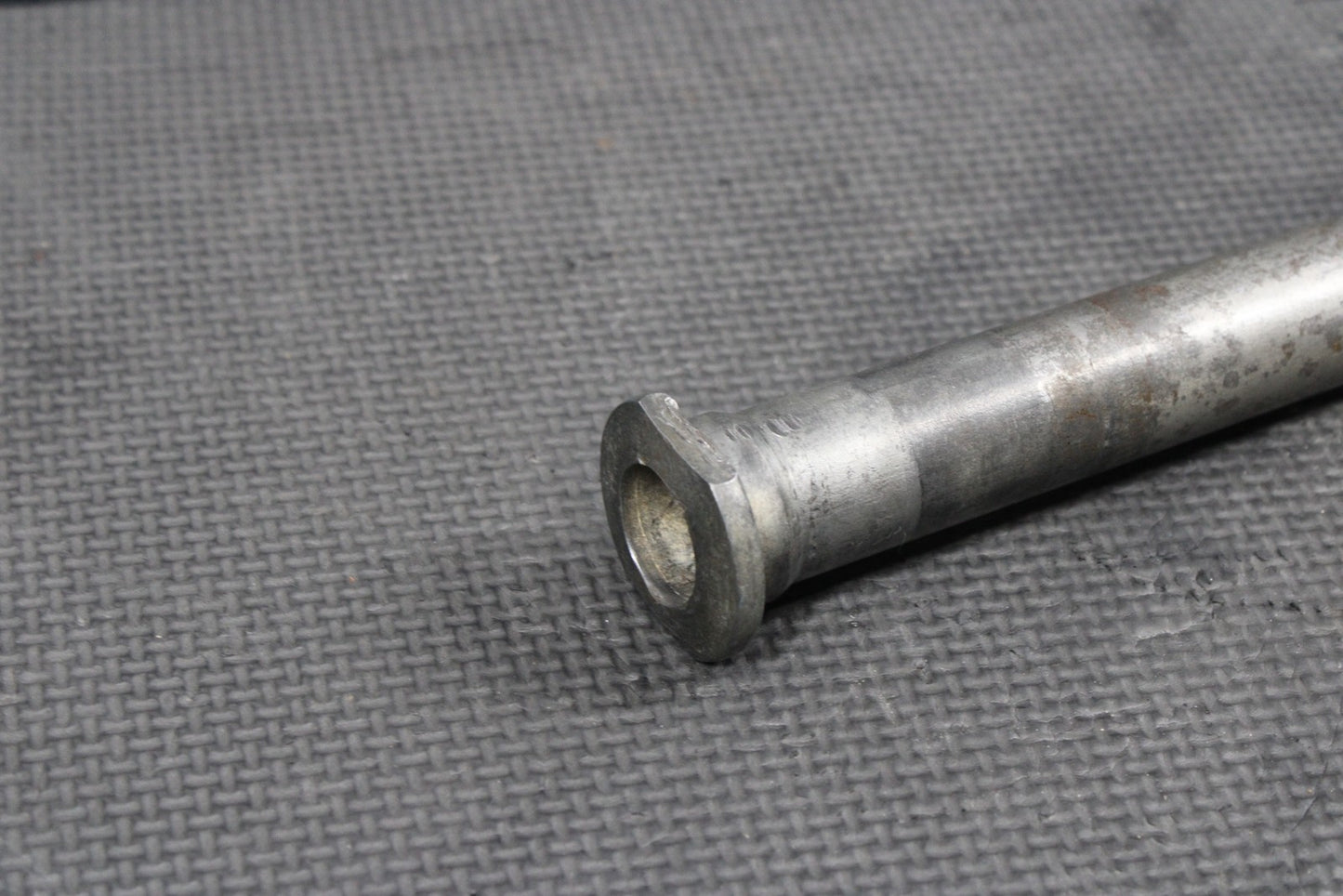 2018 HONDA CRF250R 09 - 22 OEM REAR AXLE BACK WHEEL RIM PIVOT BOLT 42301 - KRN - A30 - hggarage