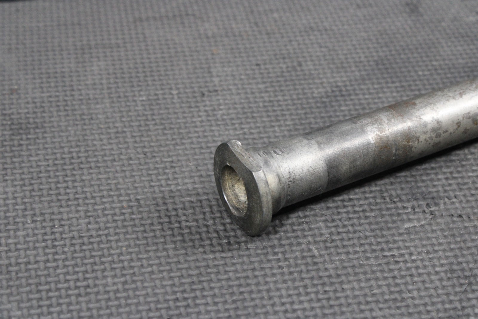 2018 HONDA CRF250R 09 - 22 OEM REAR AXLE BACK WHEEL RIM PIVOT BOLT 42301 - KRN - A30 - hggarage