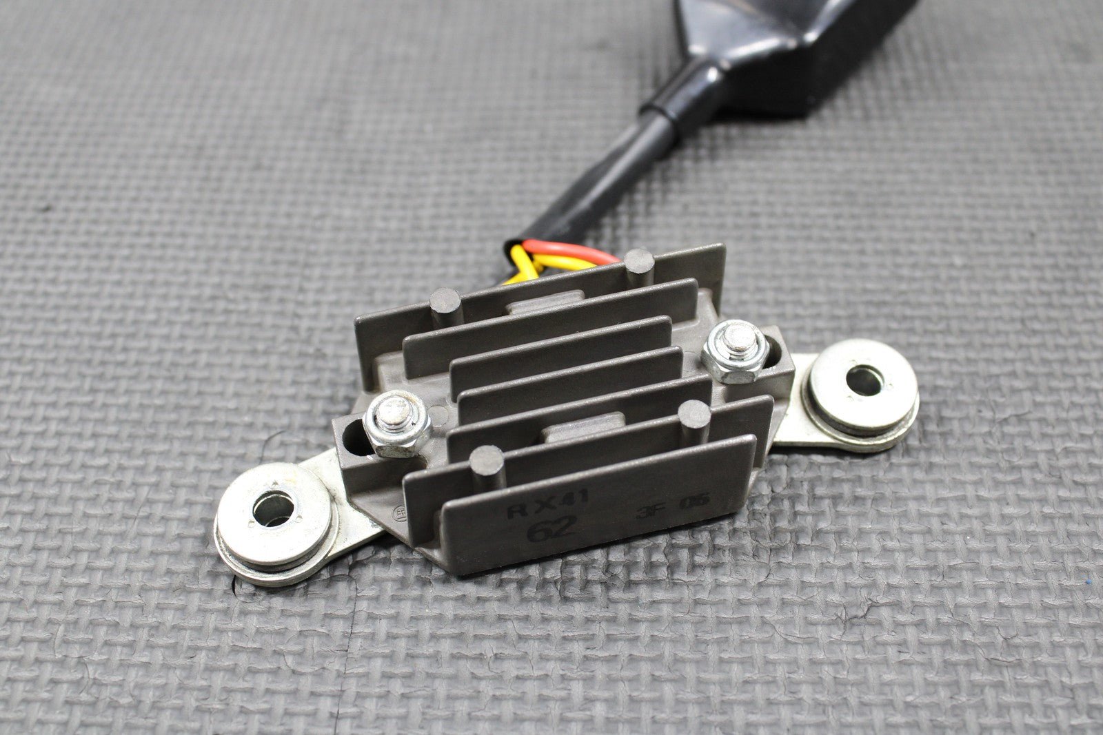 KAWASAKI 13 - 16 KX250F 13 - 15 KX450F OEM RECTIFIER VOLTAGE REGULATOR 21066 - 0742 - hggarage