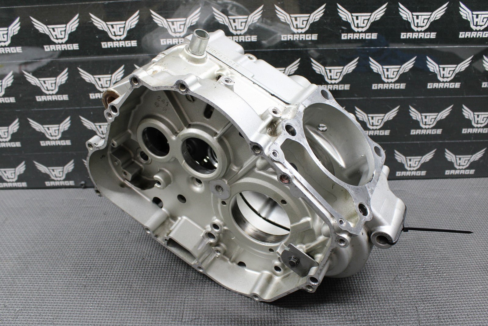 2009 KAWASAKI 09 - 14 KLX250 KLX250SF OEM ENGINE CRANKCASE CRANK CASES SET NICE! - hggarage