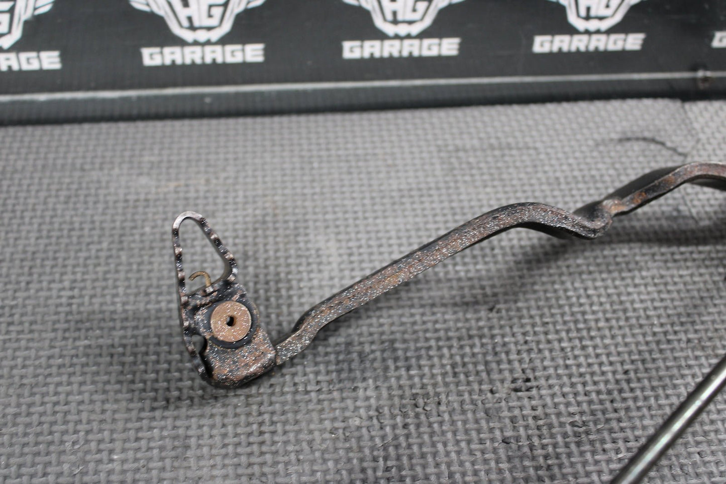 1986 HONDA XR250R OEM REAR BACK BRAKE PEDAL W ROD ASSEMBLY - hggarage