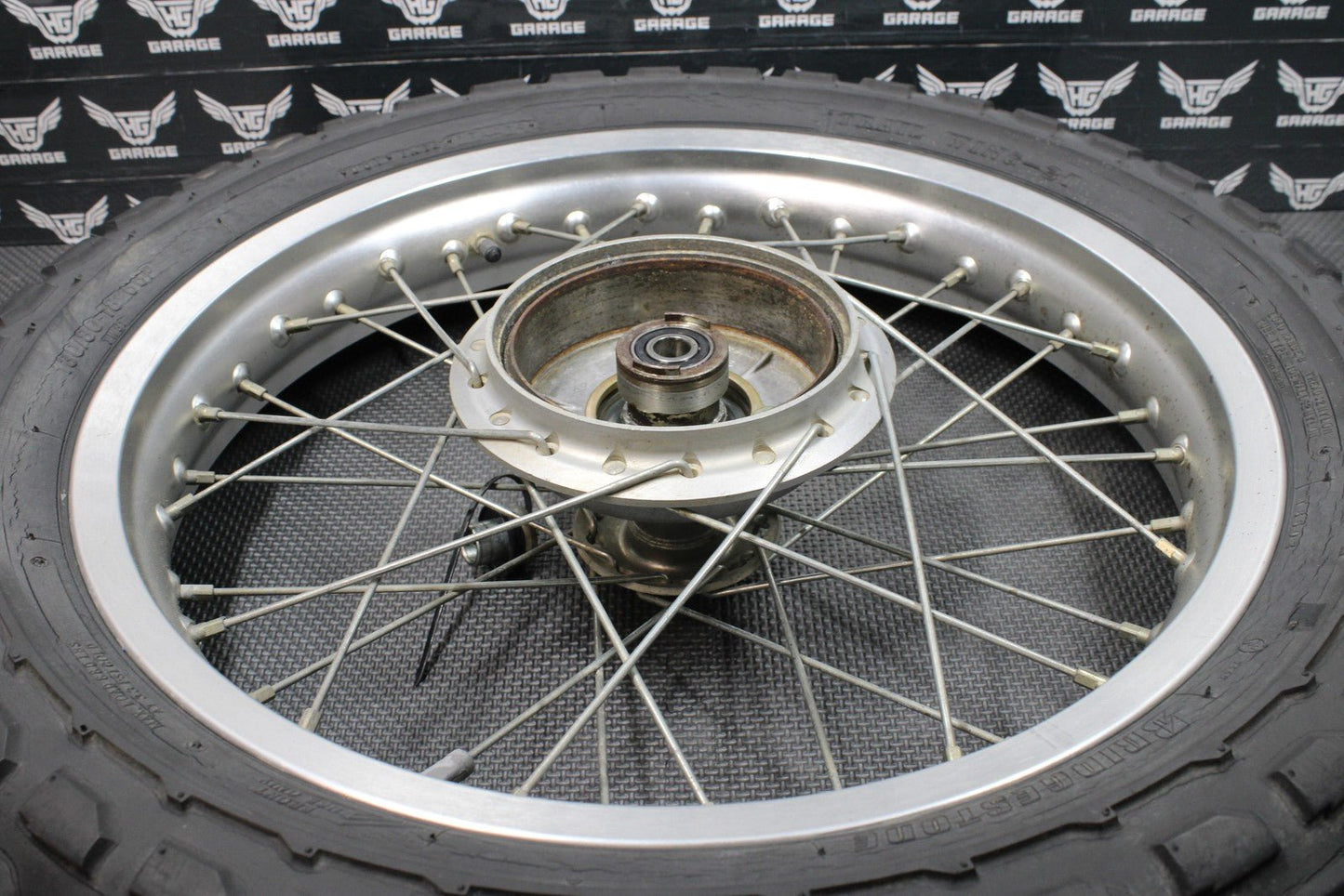 1987 YAMAHA TW200 OEM 18 X 2.50 FRONT WHEEL RIM 2JX - 25111 - 00 - 00 94425 - 18446 - 00 - hggarage