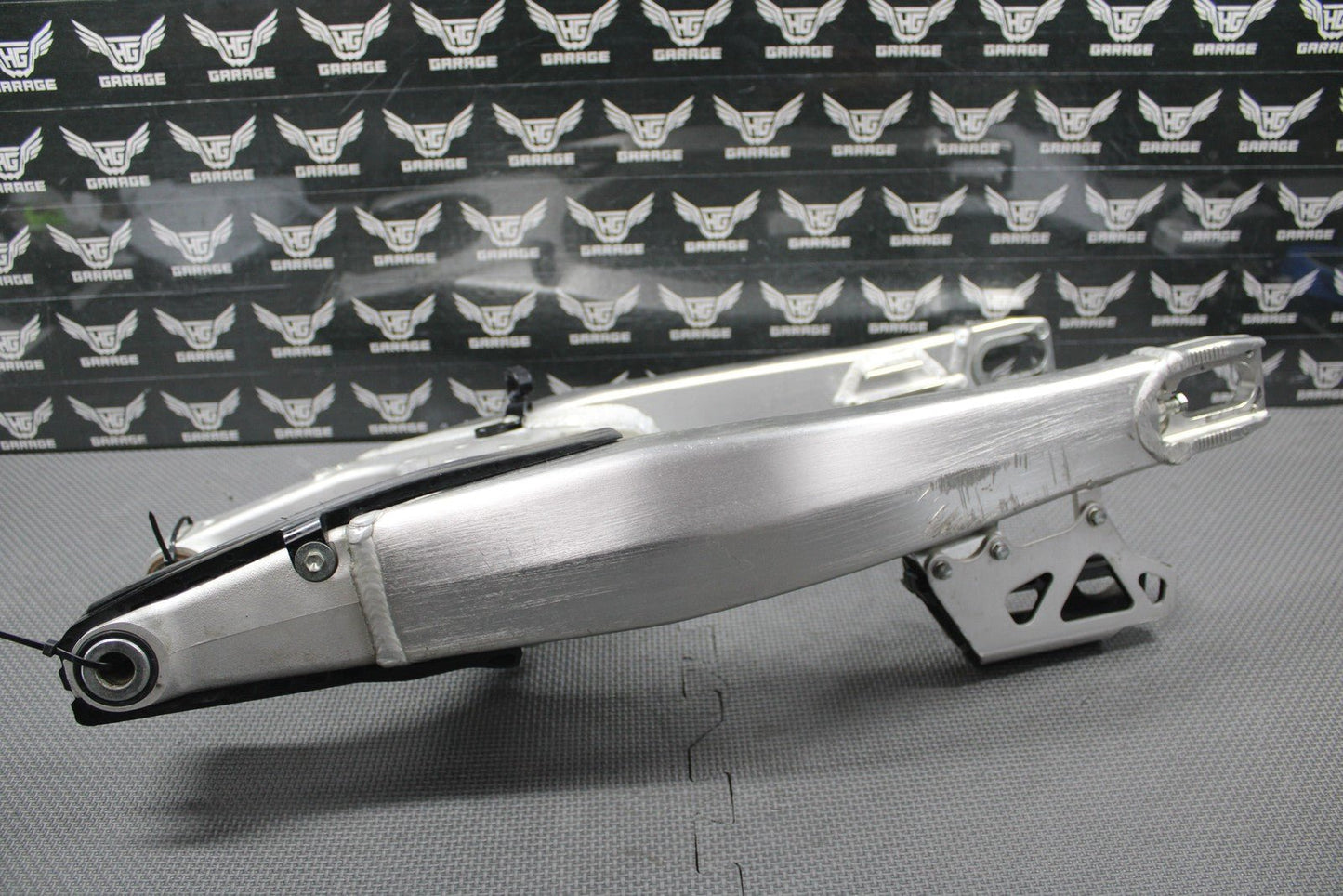 2019 SUZUKI 19 - 21 RMZ250 OEM SWINGARM SWING ARM SUSPENSION 61000 - 46K00 GOOD! - hggarage