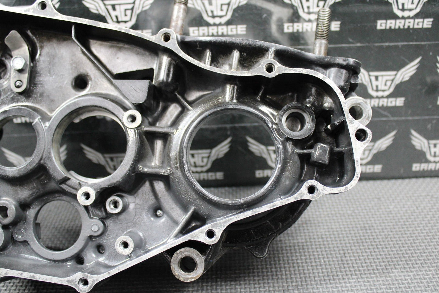 1988 HONDA CR250R OEM RIGHT ENGINE MOTOR CRANKCASE CRANK CASE 111A0 - KS7 - 830 NICE - hggarage