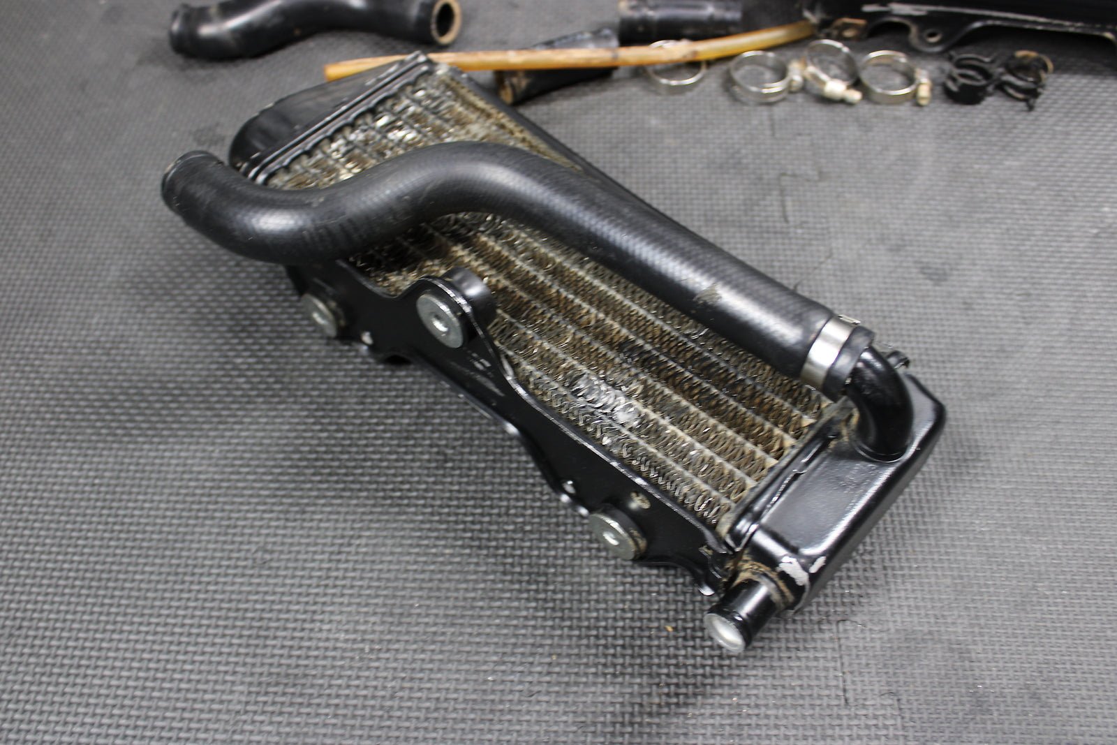 1999 YAMAHA YZ250 OEM RADIATOR GUARD SHIELD LOUVER VENT 4SR - 1240A - 10 - 00 - hggarage