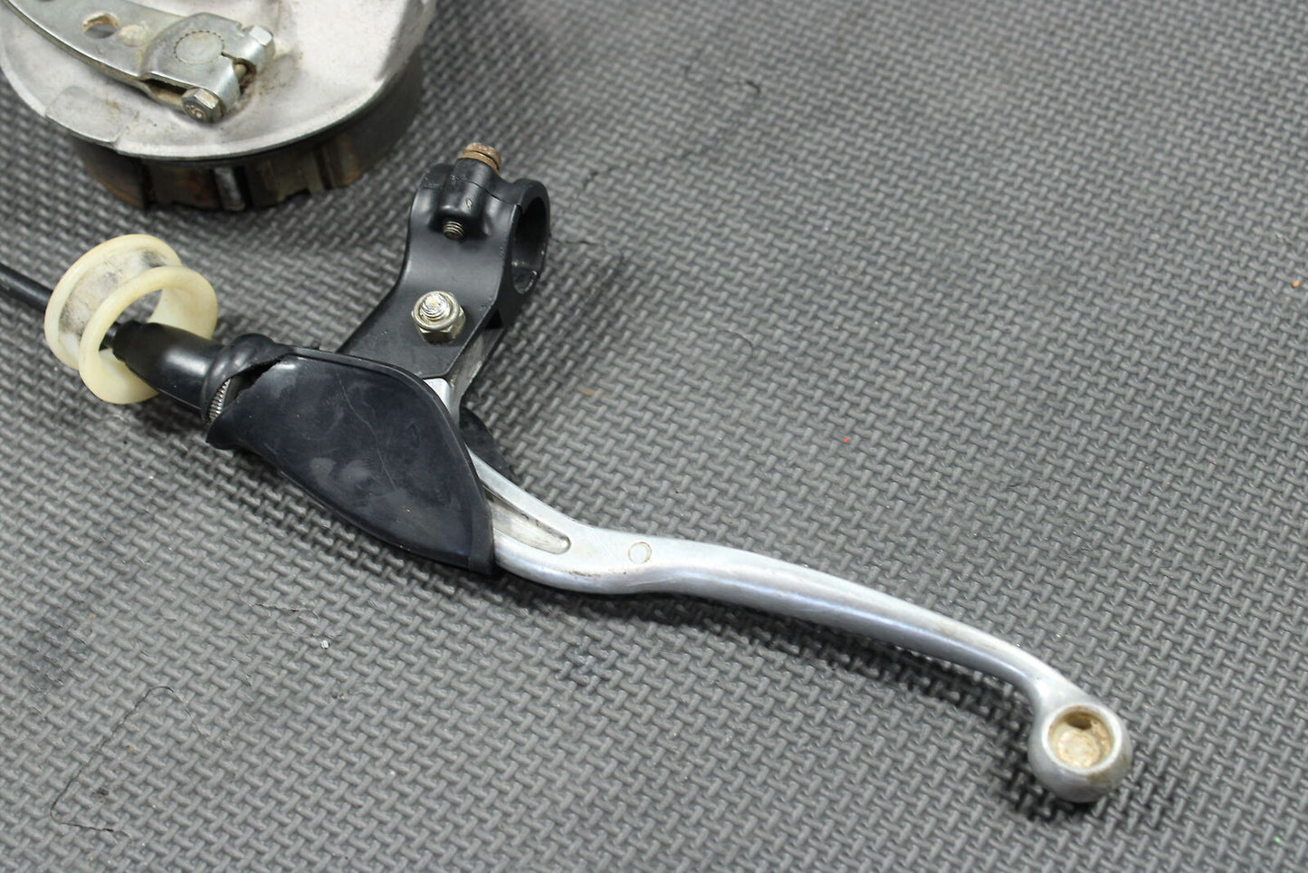 1998 KAWASAKI KX60 90-03 OEM FRONT BRAKE DRUM CABLE LEVER COMPLETE ASSEMBLY