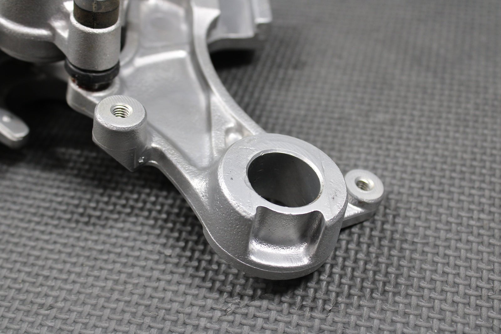1998 YAMAHA YZ125 YZ250 OEM NISSIN REAR BACK BRAKE CALIPER 5DH - 2580W - 00 - 00 NICE - hggarage
