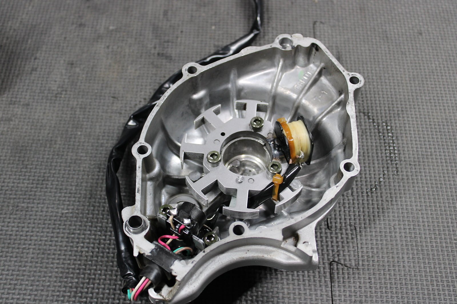 2003 YAMAHA TTR125E TTR125L OEM STATOR MAGNETO ROTOR FLYWHEEL 5HP - 85510 - 13 - 00 - hggarage