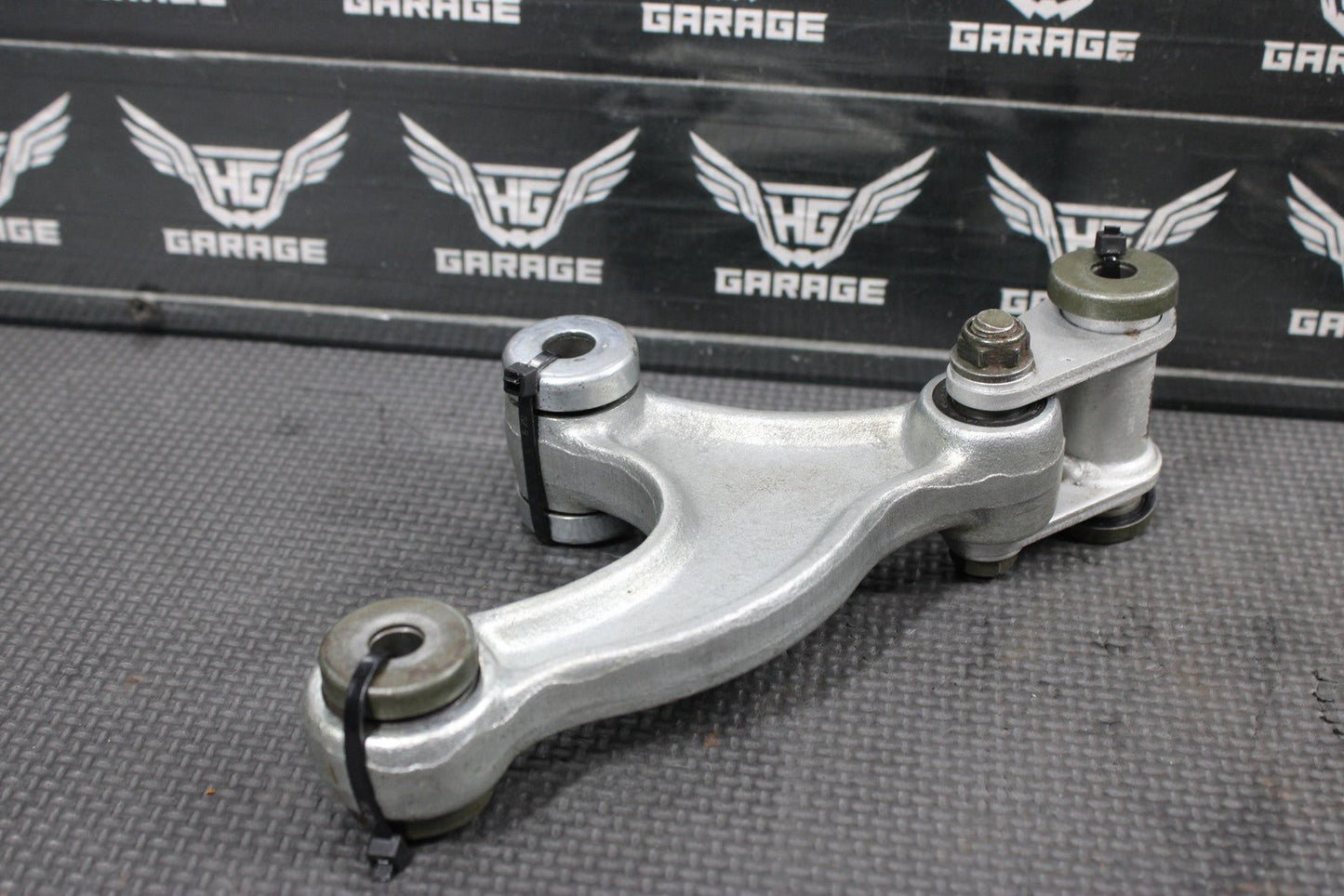 2000 YAMAHA TTR125 TTR125L OEM REAR SHOCK LINKAGE LINKS - hggarage