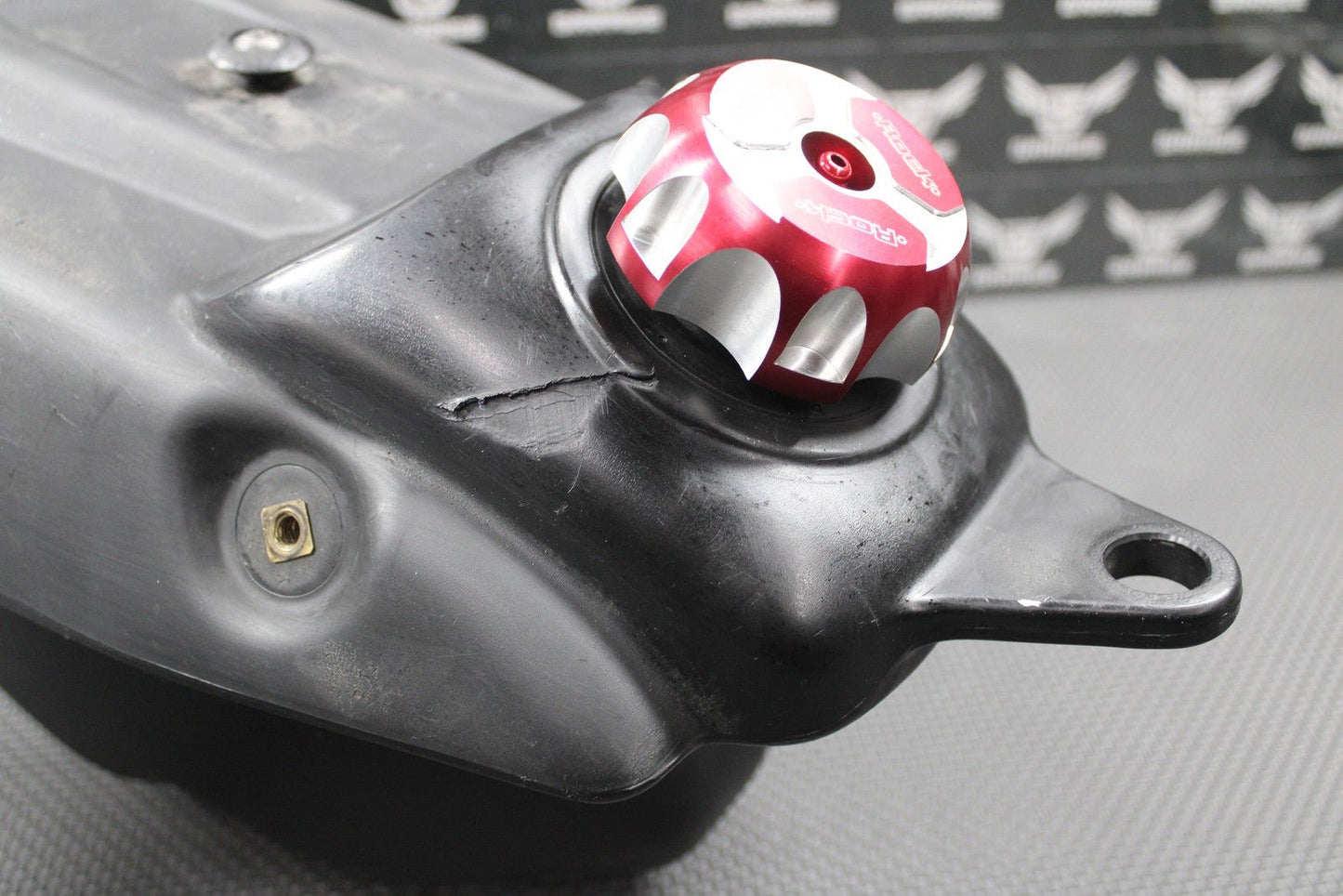 2000 2001 HONDA CR125R CR250R OEM GAS FUEL TANK CELL RESERVOIR CAP PETCOCK GOOD! - hggarage
