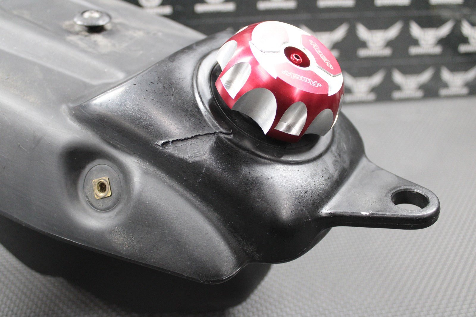 2000 2001 HONDA CR125R CR250R OEM GAS FUEL TANK CELL RESERVOIR CAP PETCOCK GOOD! - hggarage