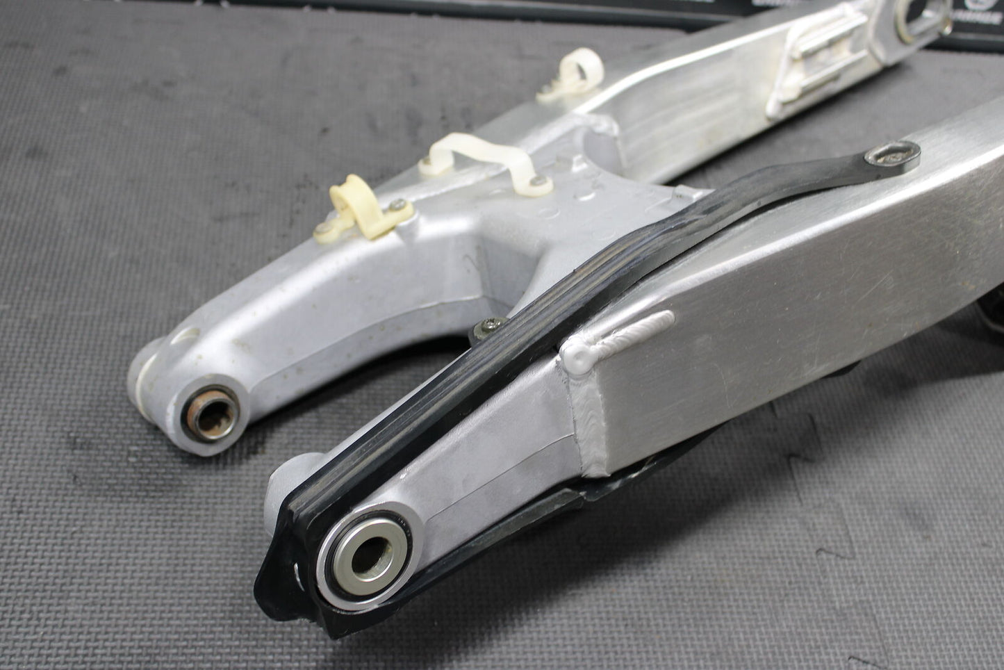 2003 HONDA CRF450R OEM SWINGARM SWING ARM SUSPENSIONMINT! 52200-MEB-000