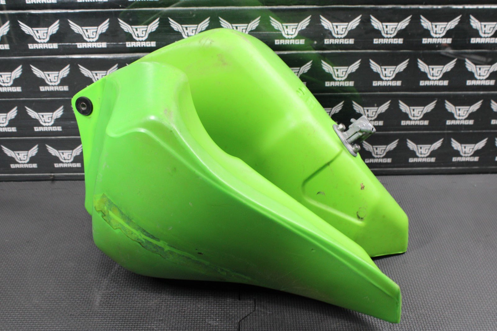 1986 KAWASAKI KDX200 OEM GAS FUEL TANK CELL PETROL RESERVOIR READ DESC! - hggarage