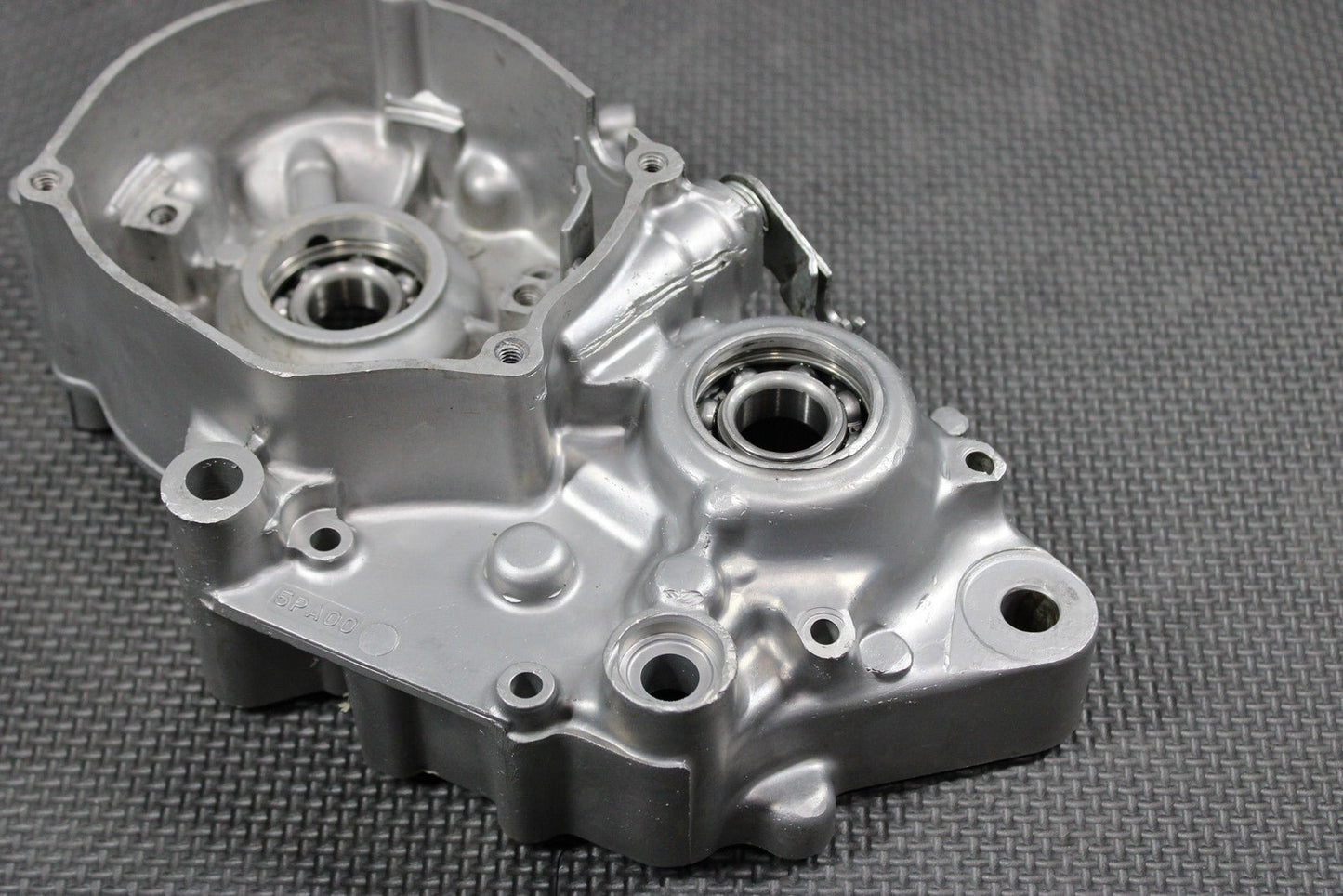 2007 02 - 18 YAMAHA YZ85 OEM LEFT ENGINE MOTOR CRANKCASE CRANK CASES BLOCK - hggarage