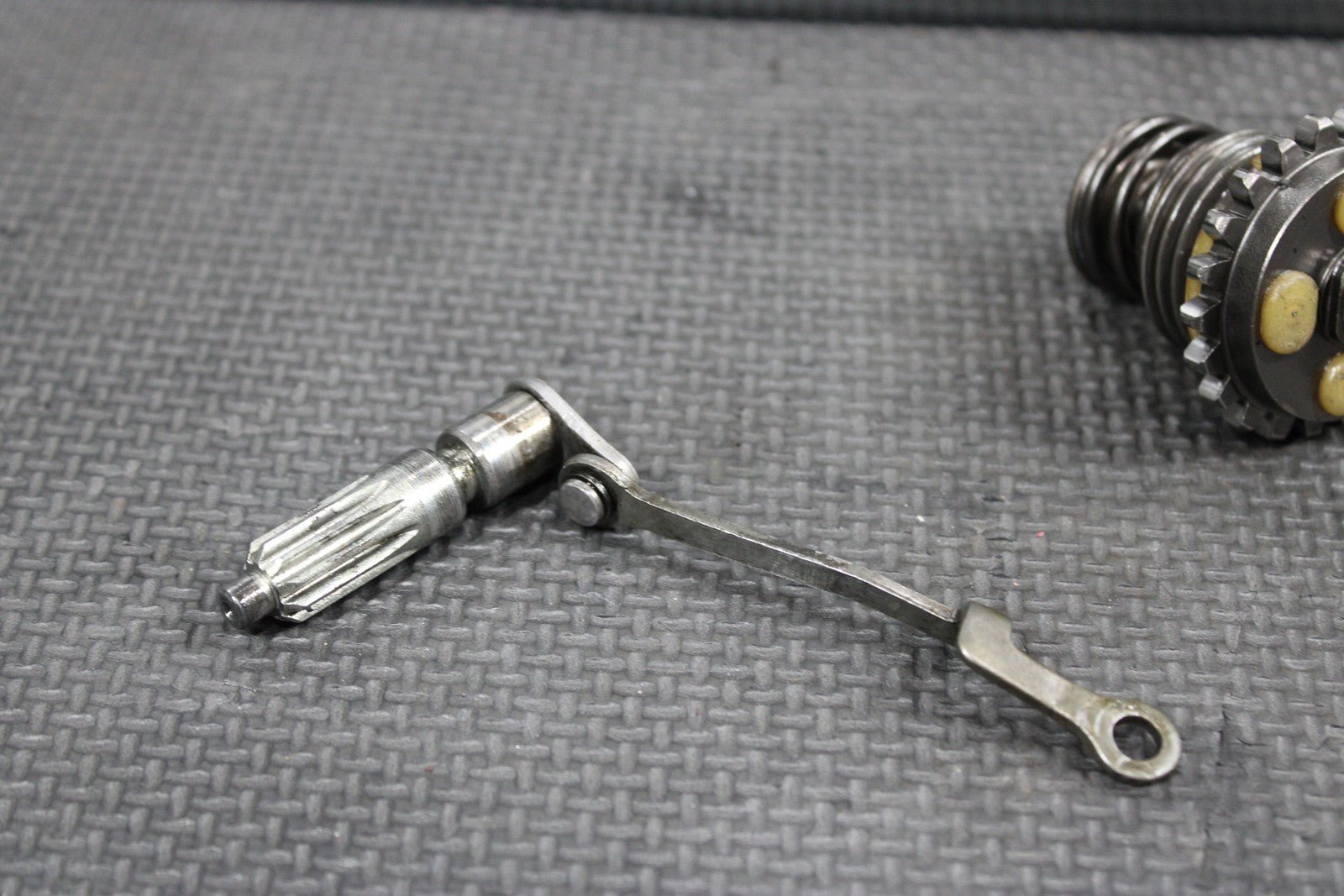 1998 HONDA CR125R 98 - 99 OEM ENGINE POWERVALVE EXHUAST VALVE LINKAGE GOVERNOR - hggarage