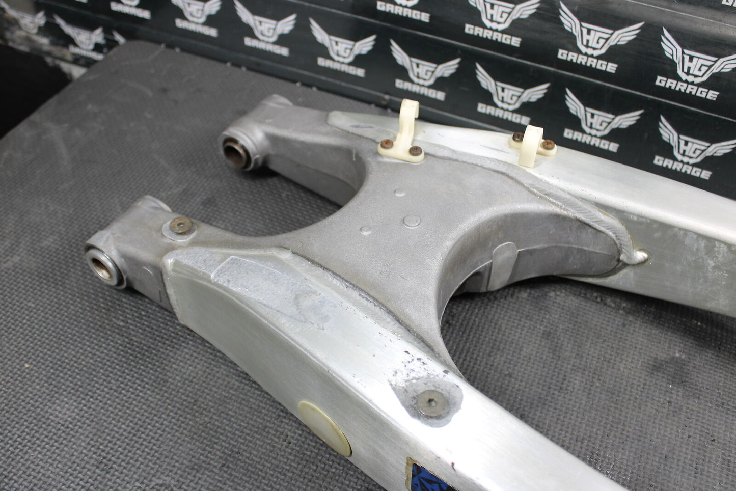 2006 YAMAHA YZ450F OEM SWINGARM SWING ARM SUSPENSION 1C3-22110-50-00