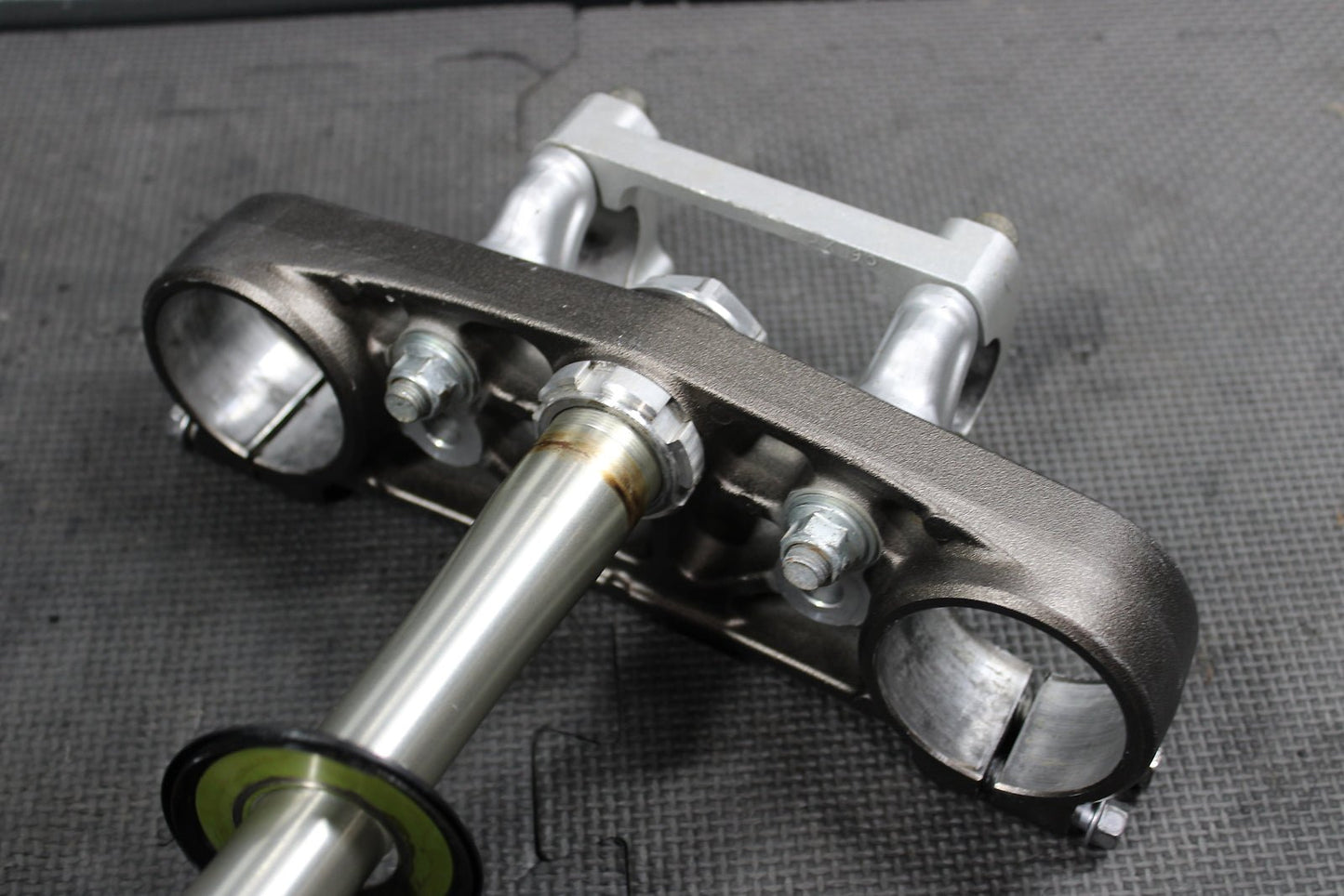 2010 Yamaha 10 - 13 YZ450F OEM Front Forks Lower Upper Triple Tree Assembly - hggarage