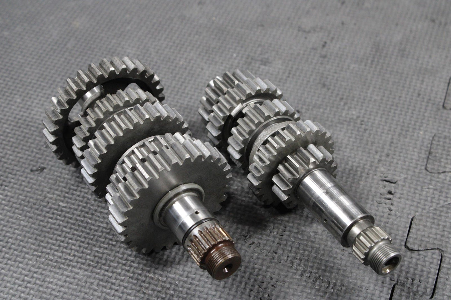 2006 YAMAHA YZ250F OEM ENGINE TRANSMISSION TRANNY GEAR BOX SHIFT SHAFT GEARS - hggarage