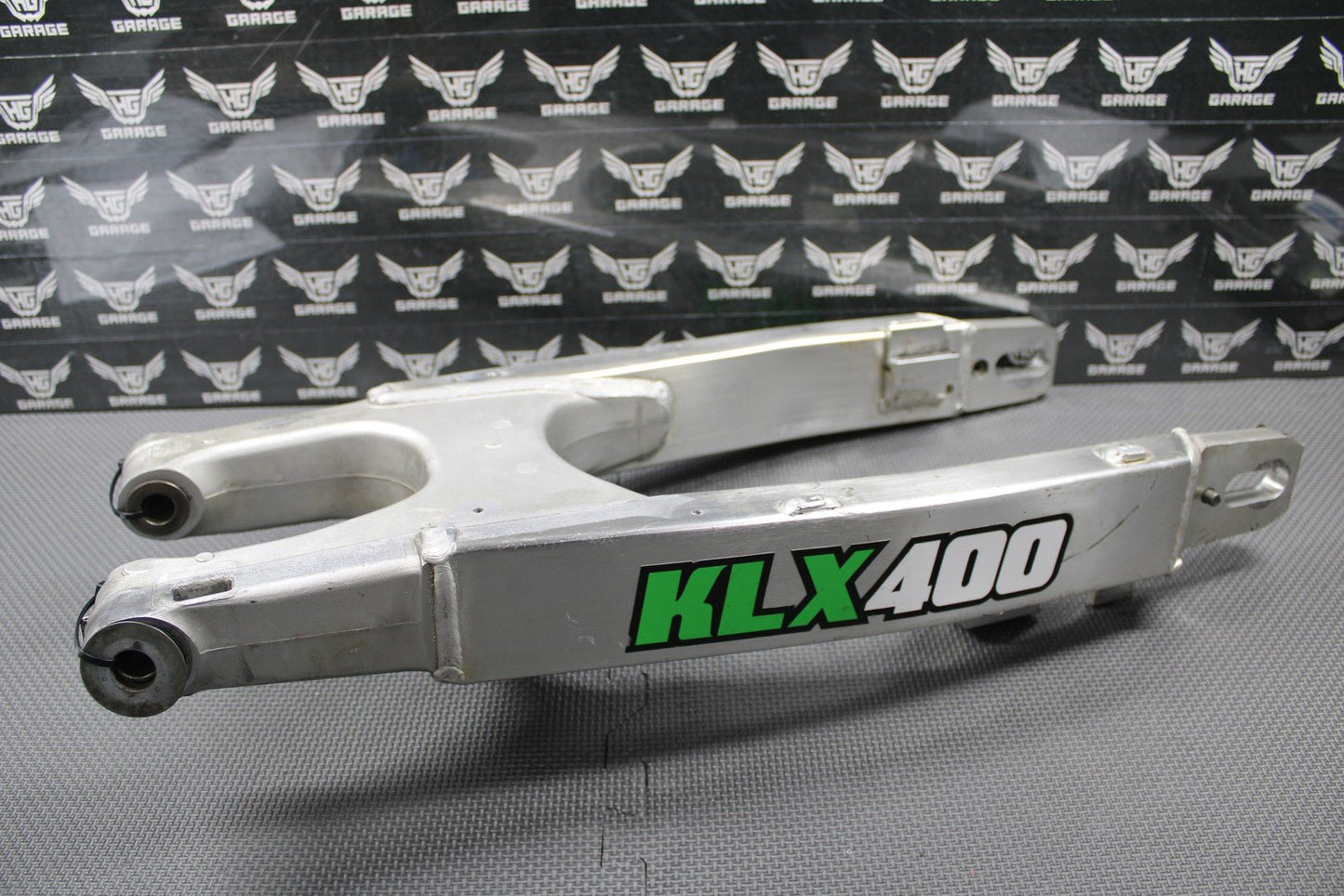 2003 KAWASAKI KLX400SR OEM SWINGARM SWING ARM SUSPENSION 33001 - S008 - hggarage