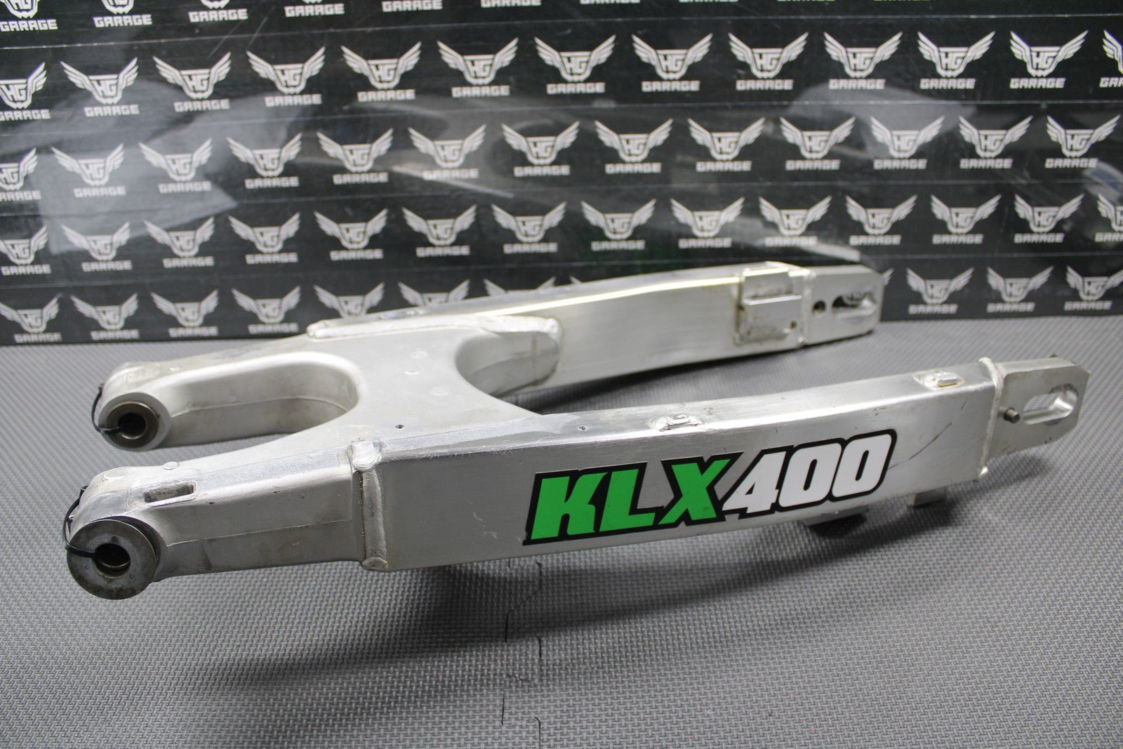 2003 KAWASAKI KLX400SR OEM SWINGARM SWING ARM SUSPENSION 33001 - S008 - hggarage