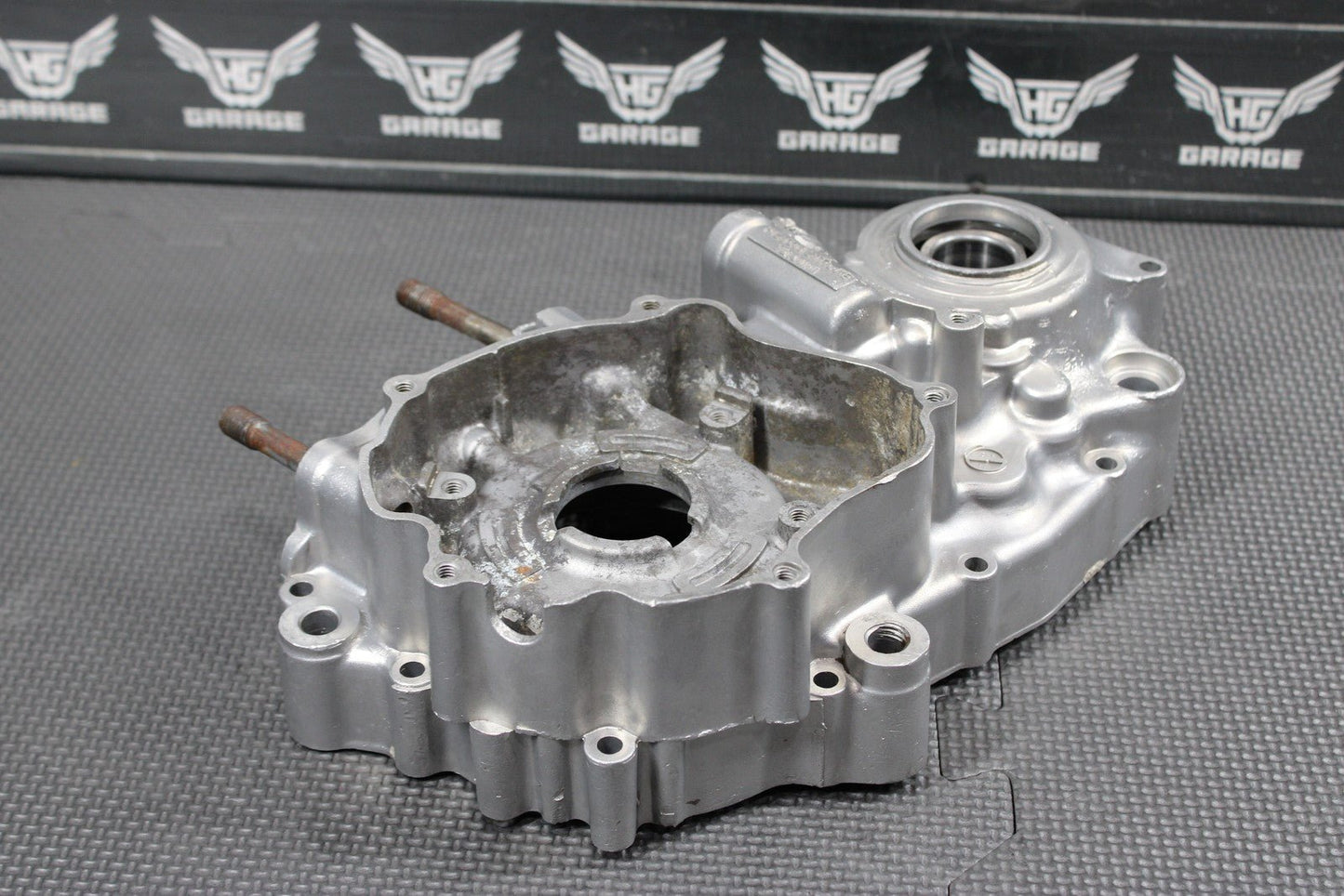 1997 97 - 99 KAWASAKI KX250 OEM LEFT ENGINE MOTOR CRANKCASE CRANK CASES BLOCK - hggarage