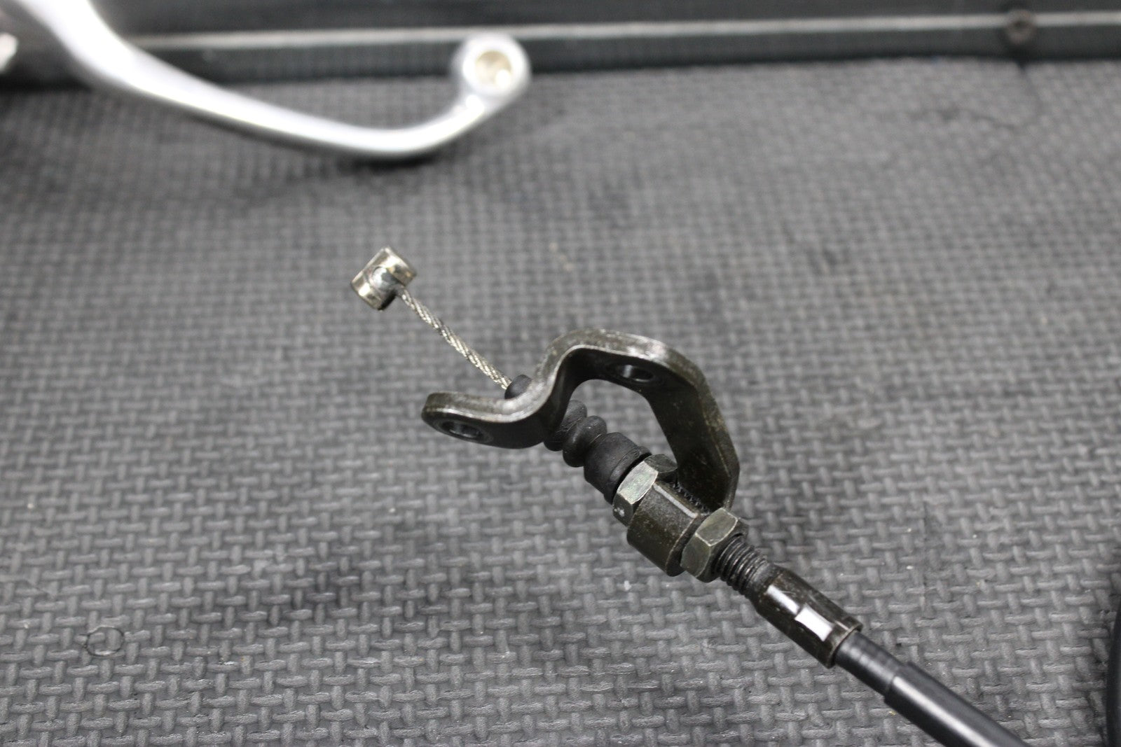 2005 YAMAHA 03 - 05 YZ250F YZ450F OEM CLUTCH CABLE LINE W ARC LEVER & PERCH - hggarage