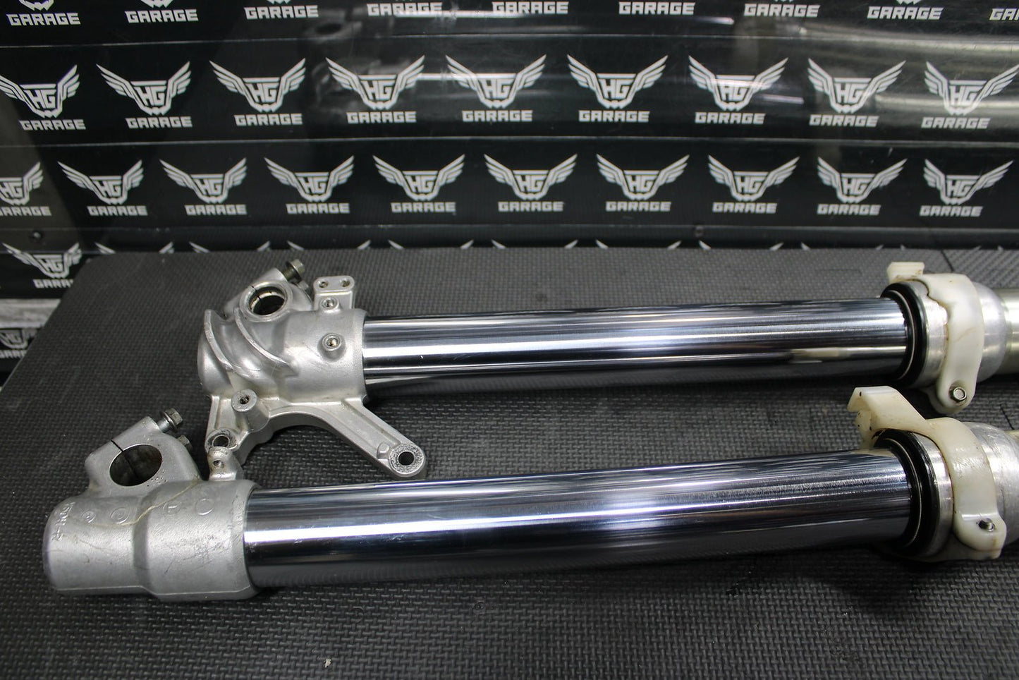 1998 YAMAHA YZ125 OEM RIGHT LEFT FRONT SUSPENSION FORKS SHOCKS 5DH - 23103 - 00 - 00 - hggarage