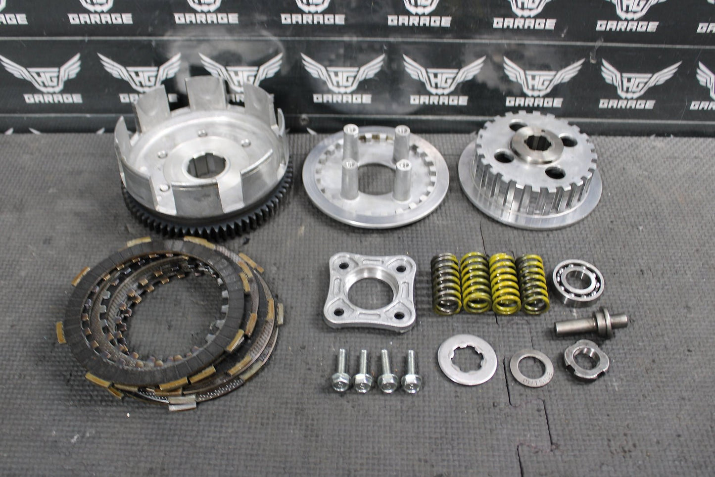 2000 HONDA XR200R OEM COMPLETE CLUTCH W PLATES BASKET HUB 22100 - 437 - 020 22121 - KC - hggarage