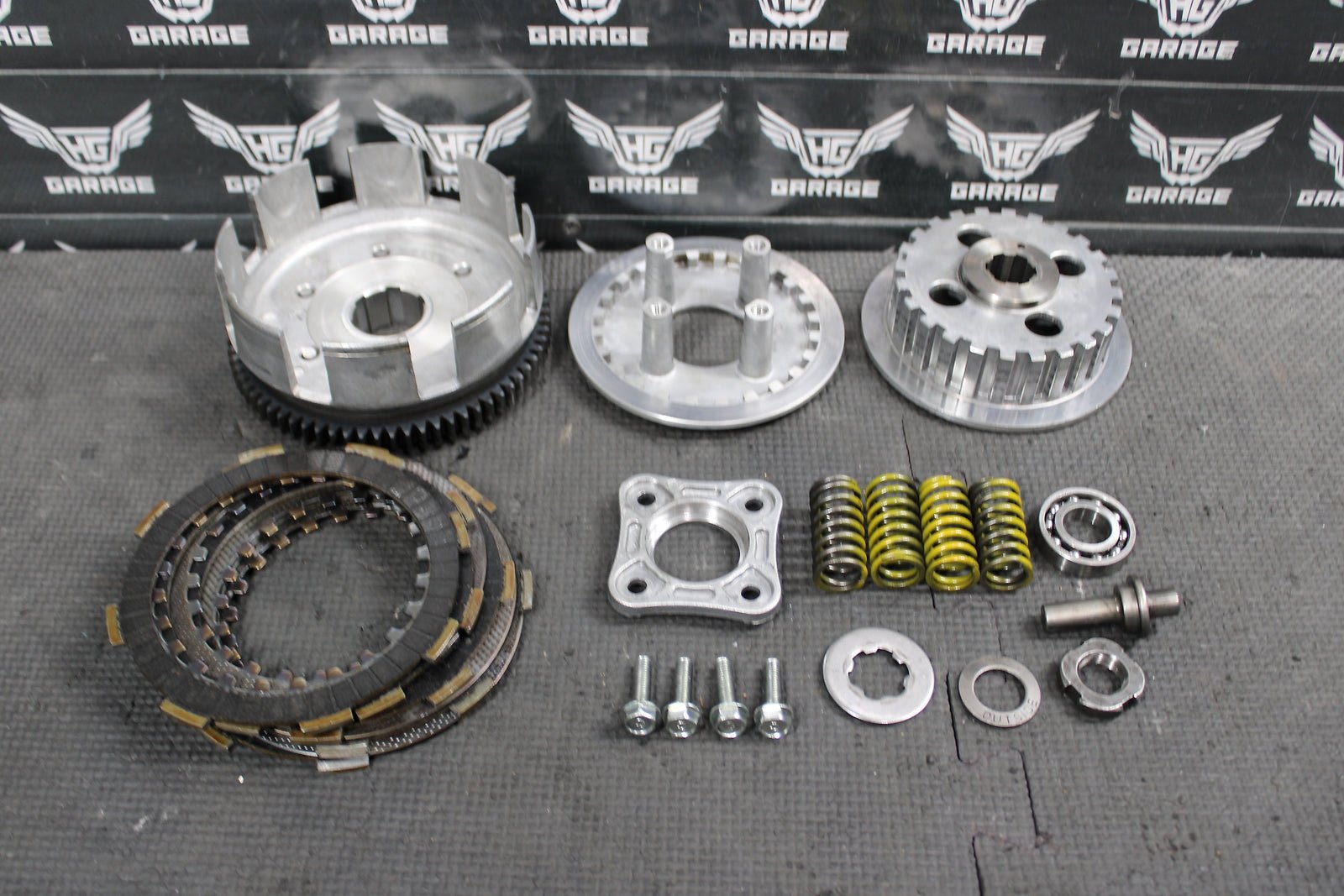 2000 HONDA XR200R OEM COMPLETE CLUTCH W PLATES BASKET HUB 22100 - 437 - 020 22121 - KC - hggarage