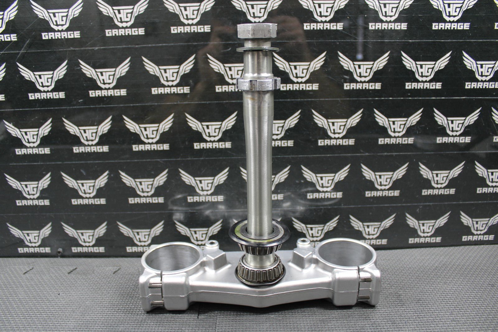 2005 YAMAHA YZ125 OEM FRONT FORK CLAMP LOWER TRIPLE TREE STEM 1C3 - 23340 - L0 - 00 - hggarage