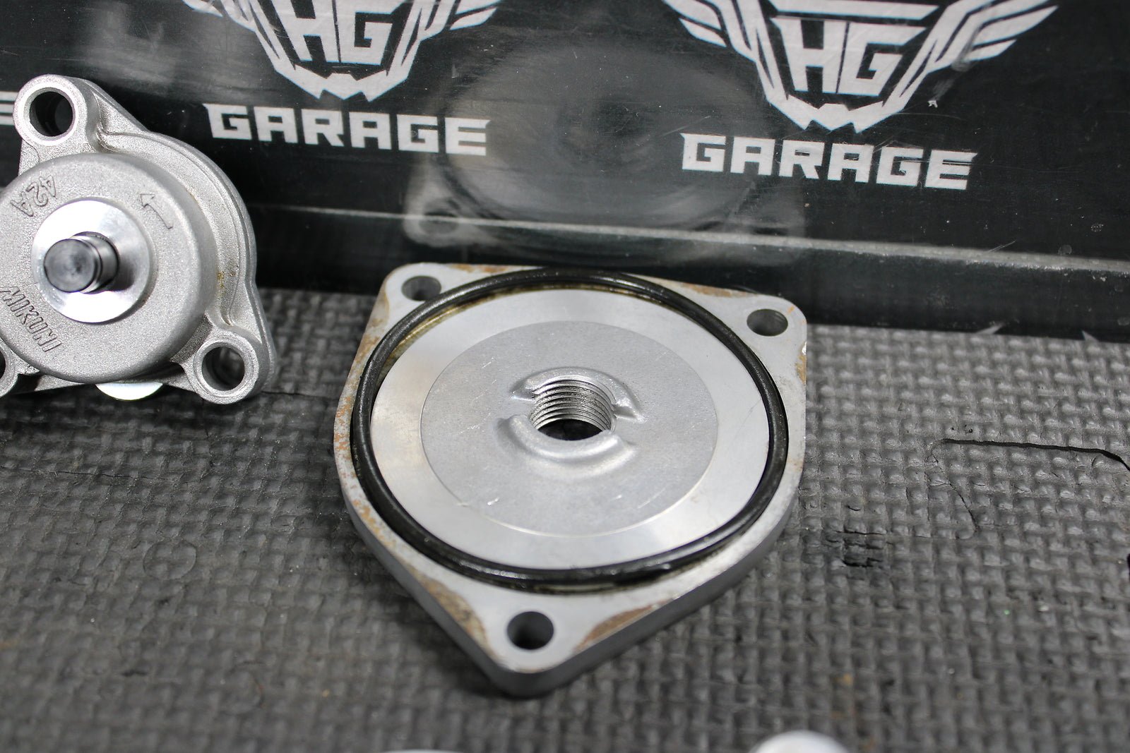 2004 SUZUKI DRZ125 OEM ENGINE MOTOR OIL PUMP COMPLETE ASSEMBLY 16400 - 42A01 - hggarage