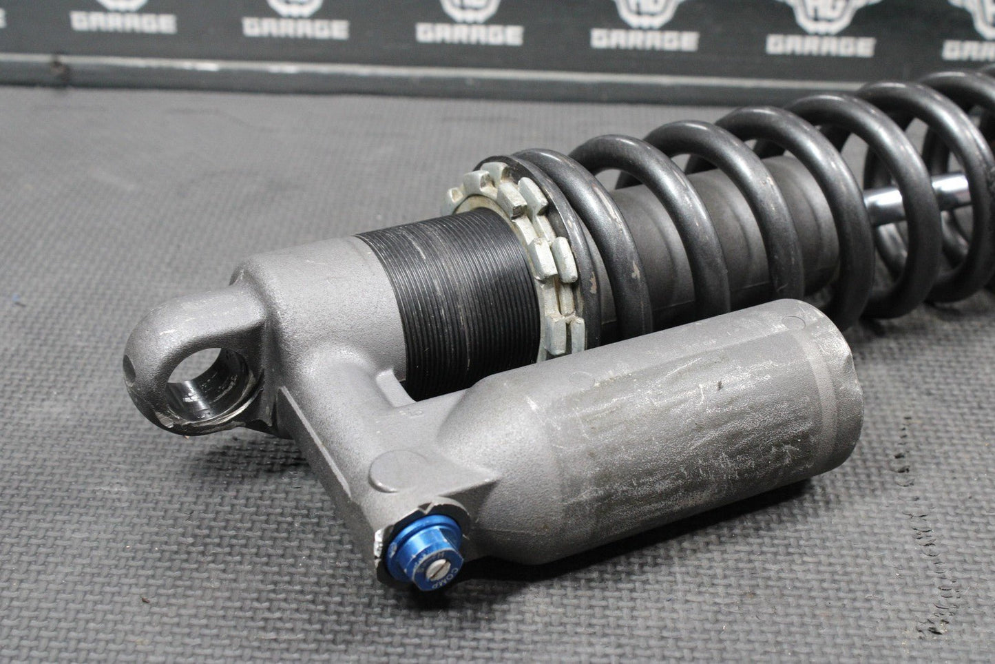 2014 KAWASAKI KX100 14 - 17 OEM REAR BACK SHOCK ABSORBER SUSPENSION 45014 - 0562 - 37M - hggarage