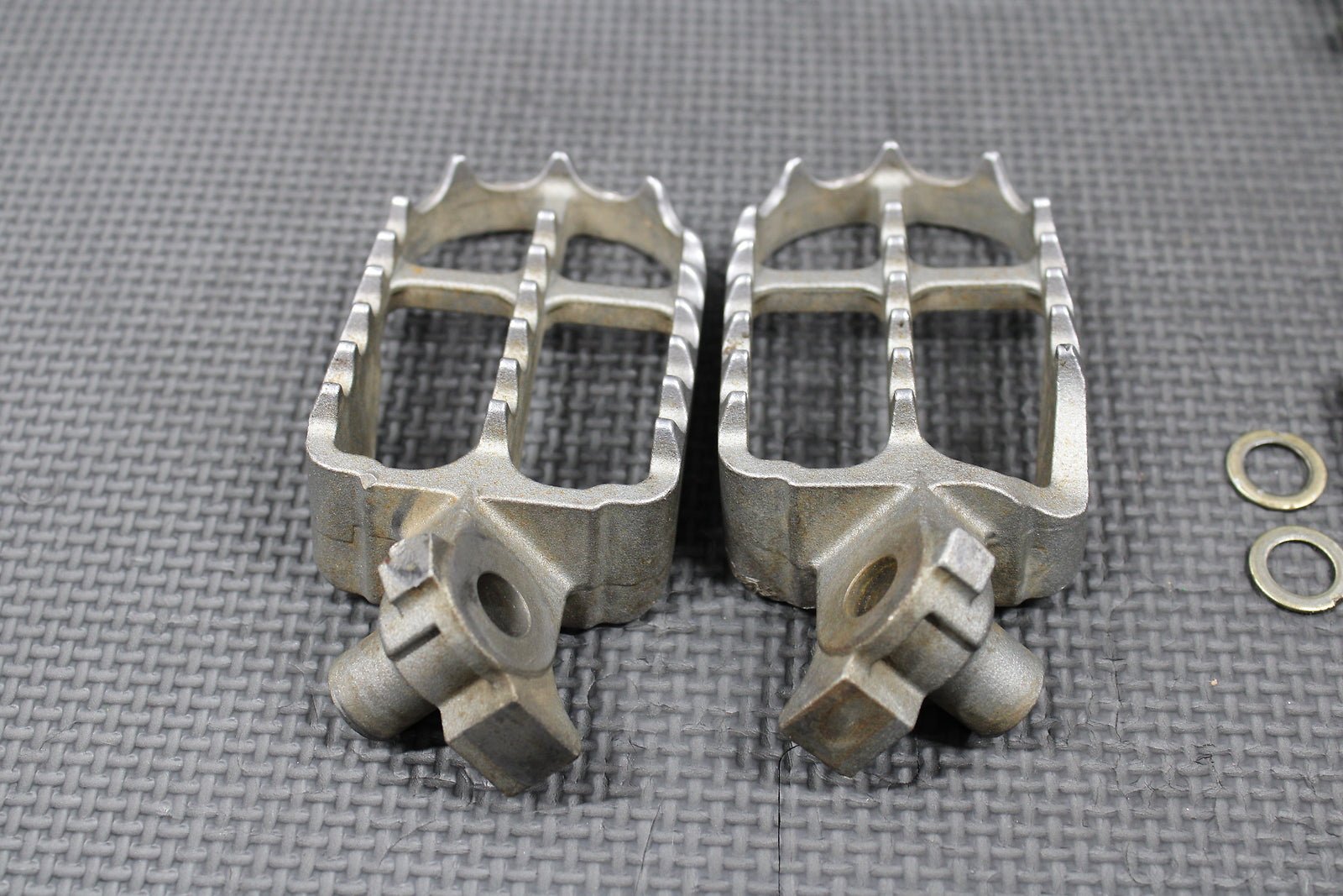 2019 YAMAHA 15 - 19 WR250F YZ250FX YZ450FX OEM PEGS FOOTPEGS MOUNTS BRACKETS - hggarage