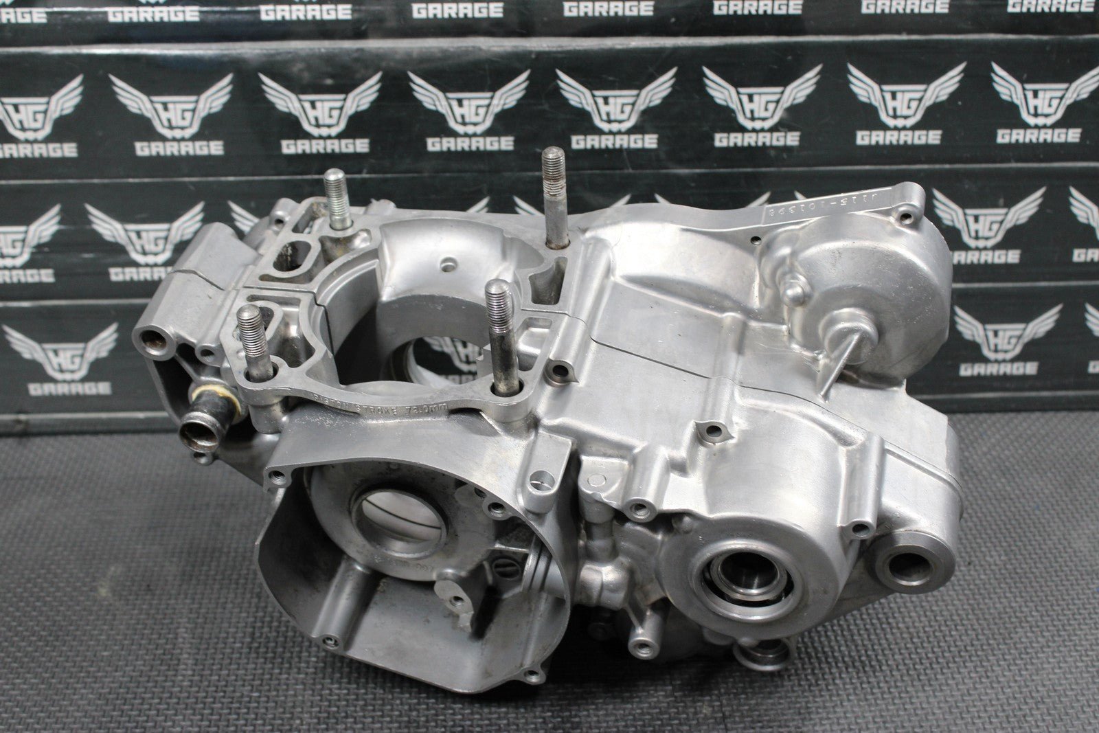 1996 SUZUKI RM250 OEM LEFT RIGHT ENGINE CRANKCASE CRANK CASES BLOCK READ DESC! - hggarage