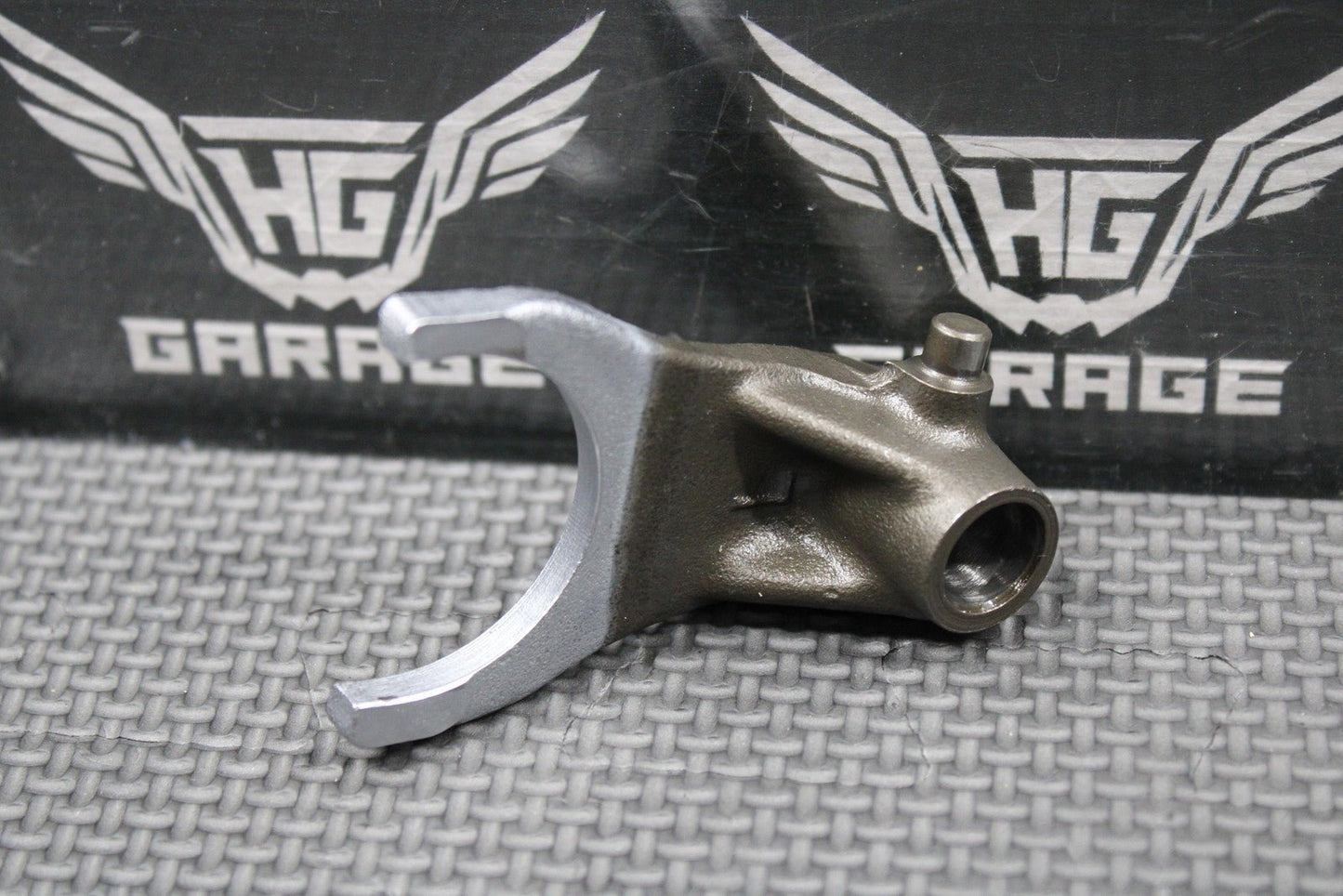 1987 1988 HONDA CR125R OEM TRANSMISSION LEFT GEAR SHIFT FORK L 24221 - KS6 - 700 - hggarage