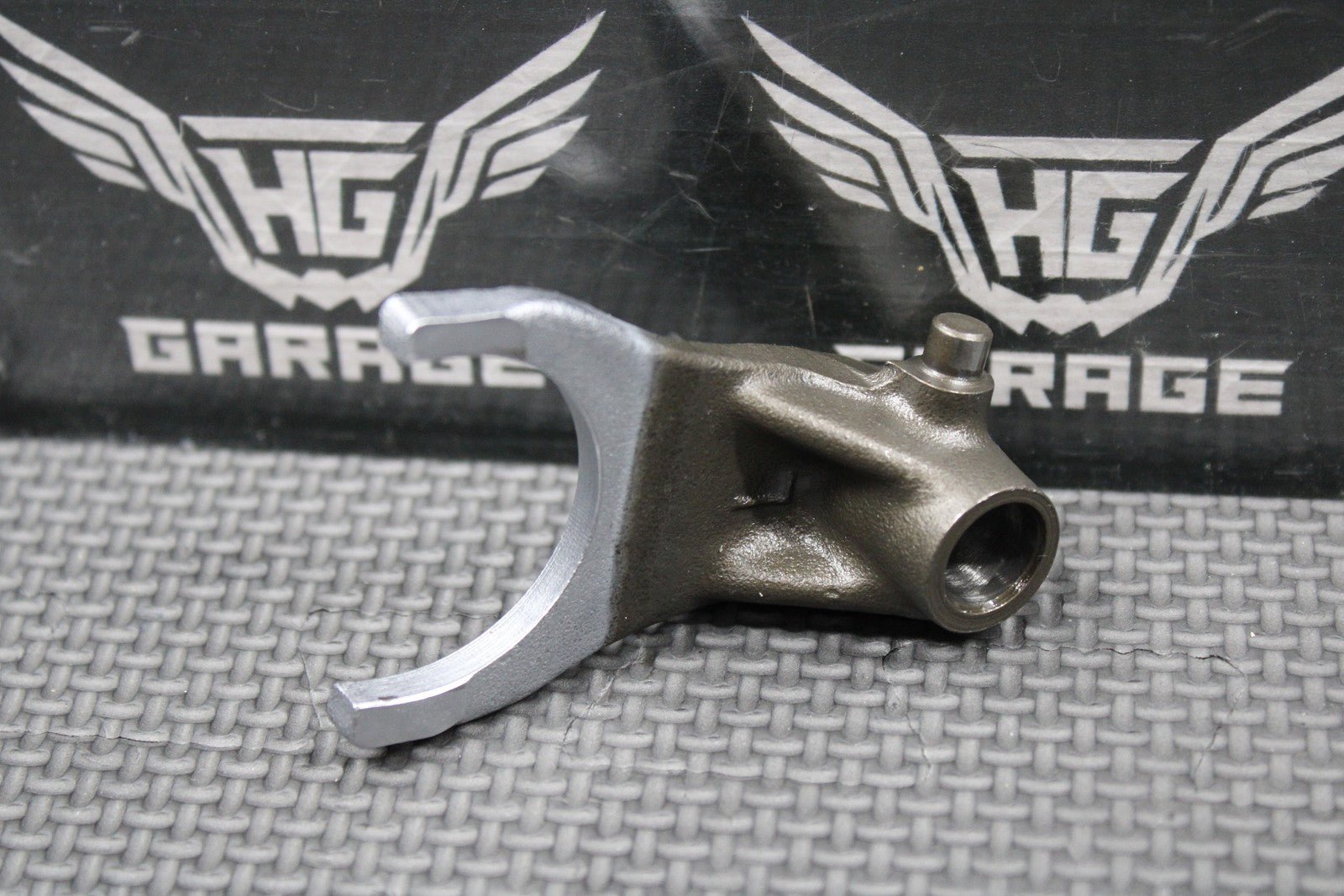1987 1988 HONDA CR125R OEM TRANSMISSION LEFT GEAR SHIFT FORK L 24221 - KS6 - 700 - hggarage