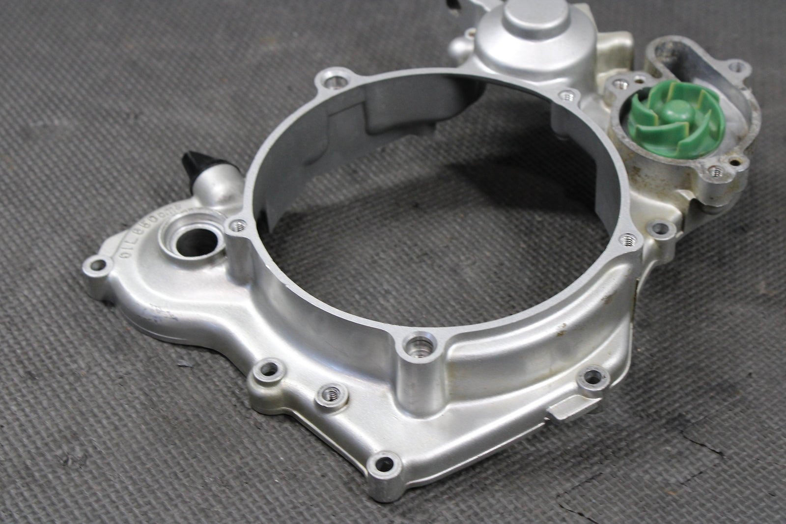 1992 YAMAHA YZ125 OEM ENGINE MOTOR INNER CLUTCH COVER 3JD - 15431 - 00 - 00 - hggarage