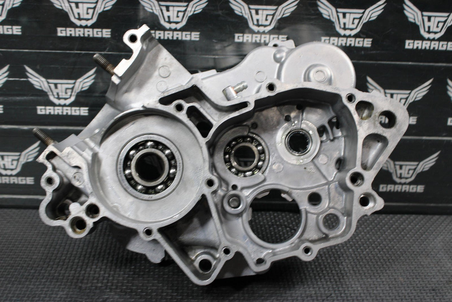 2007 02 - 17 YAMAHA YZ85 OEM RIGHT ENGINE MOTOR CRANKCASE CRANK CASES BLOCK - hggarage