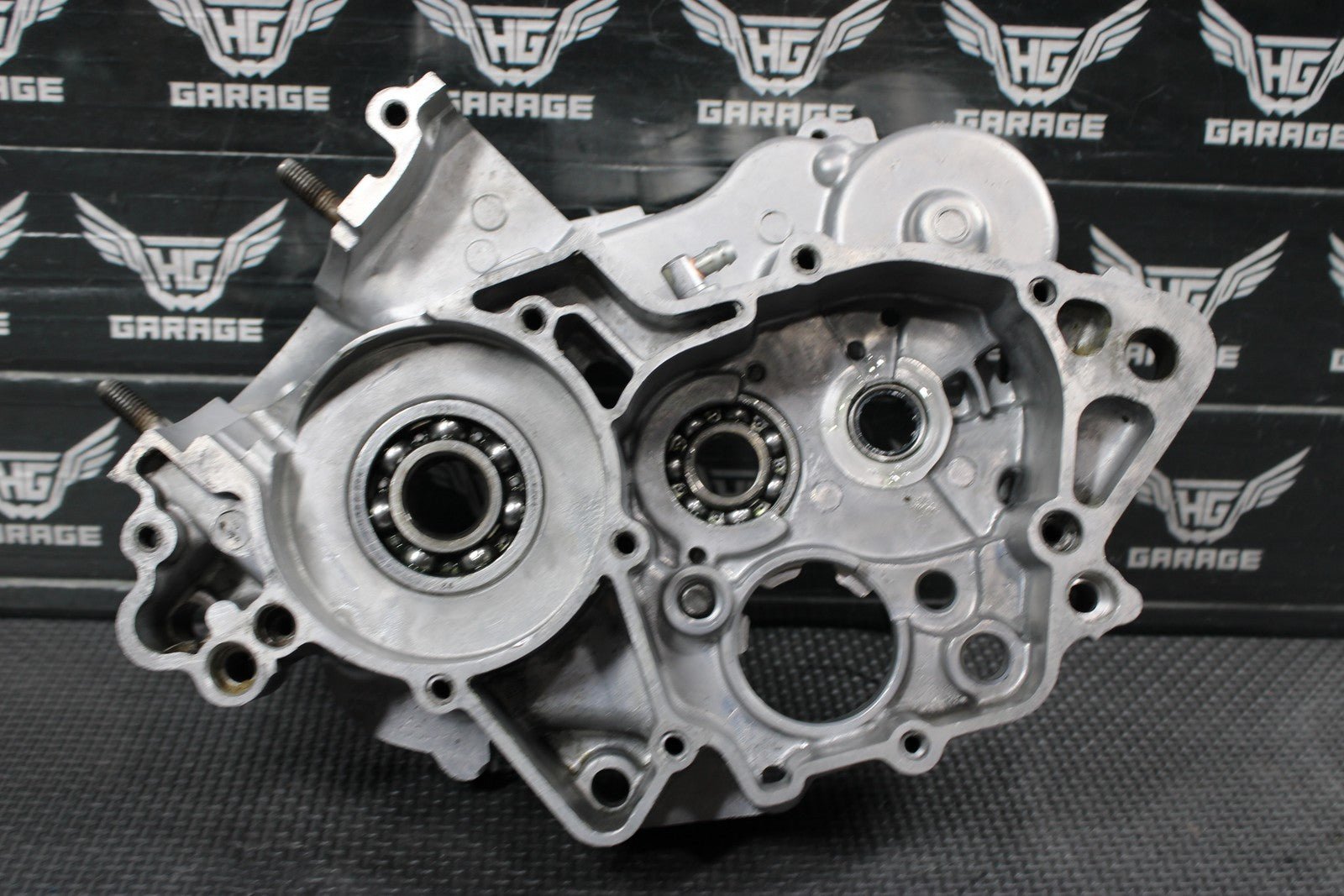 2007 02 - 17 YAMAHA YZ85 OEM RIGHT ENGINE MOTOR CRANKCASE CRANK CASES BLOCK - hggarage